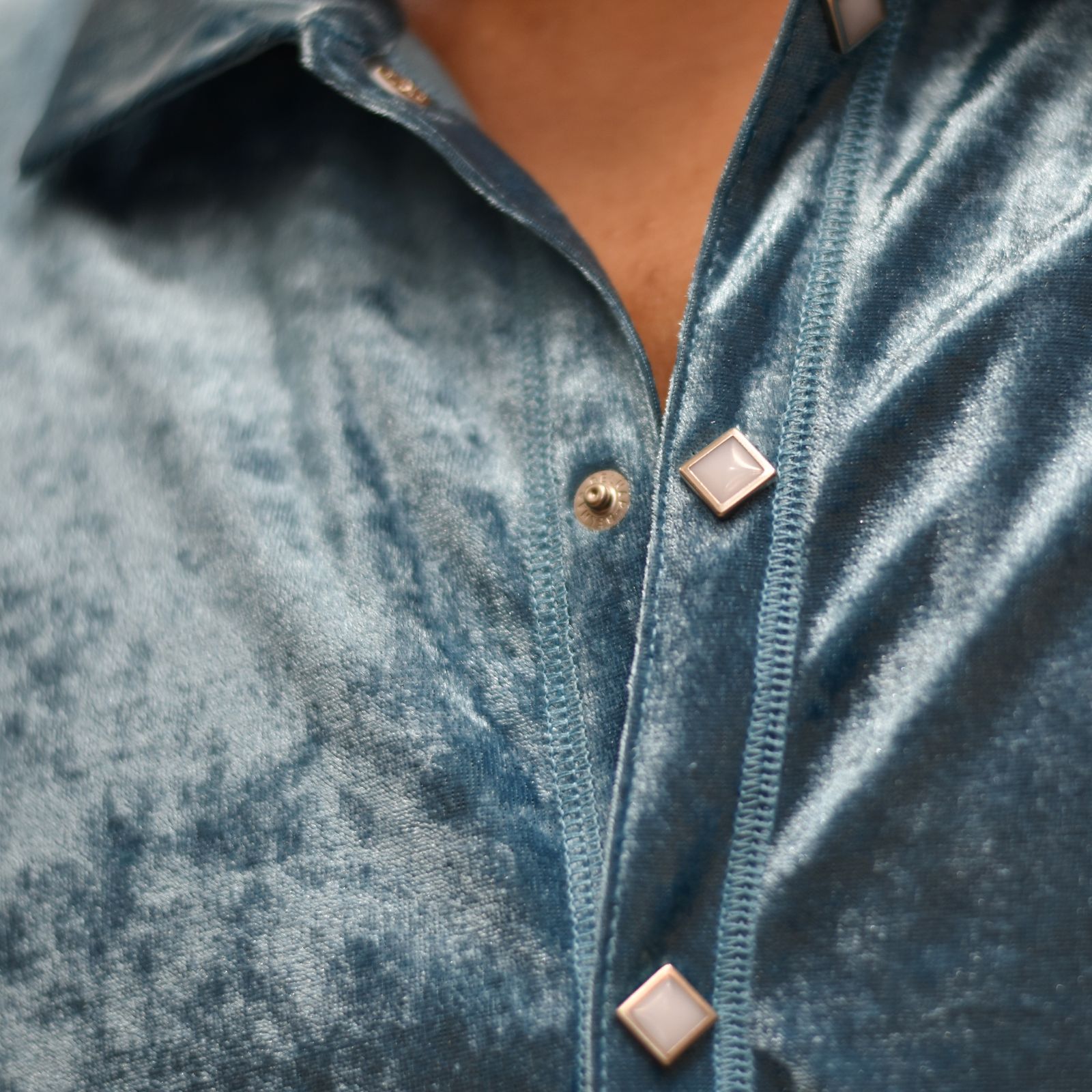 CRUSHED VELOURS LONG SLEEVE SHIRT (BLU)