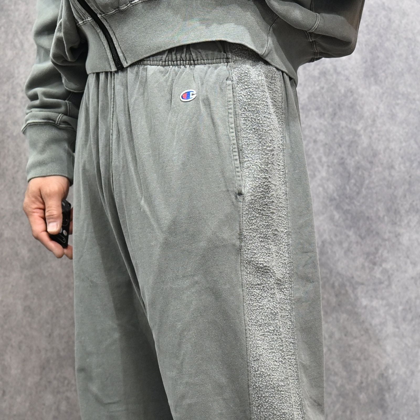 N.HOOLYWOOD × Champion｜SWEATPANTS （GRAY / グレー）｜スウェットパンツ｜C8-D219