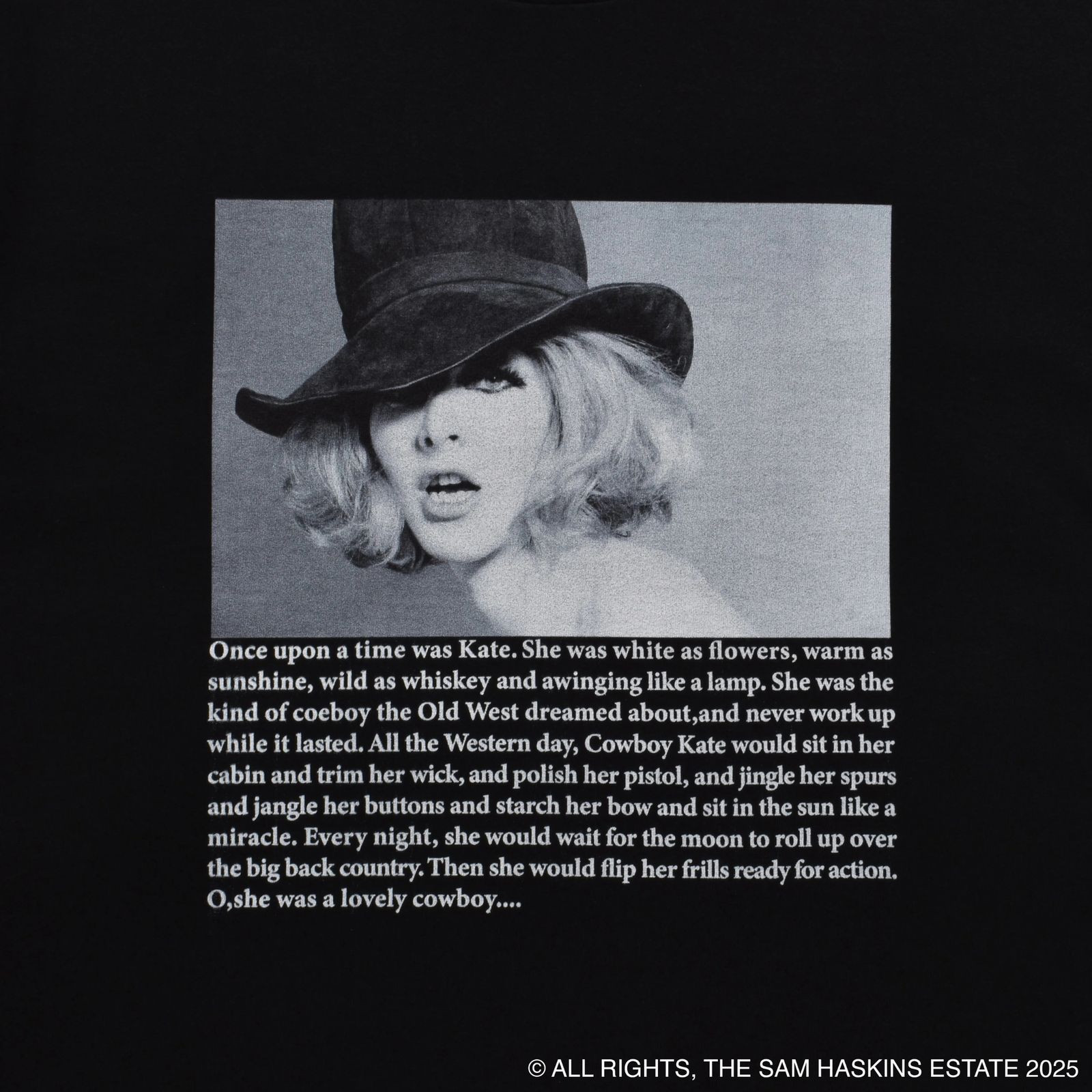 Sam Haskins × Stie-lo “kate” Tee （BLK）｜サム・ハスキンス×スティーロ ケイト プリントTシャツ｜25MND-STL005