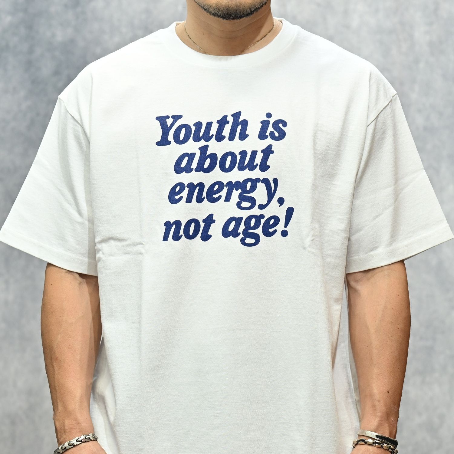 Youth is about TEE （WHT） プリント Tシャツ （ホワイト）｜MDFBF08403
