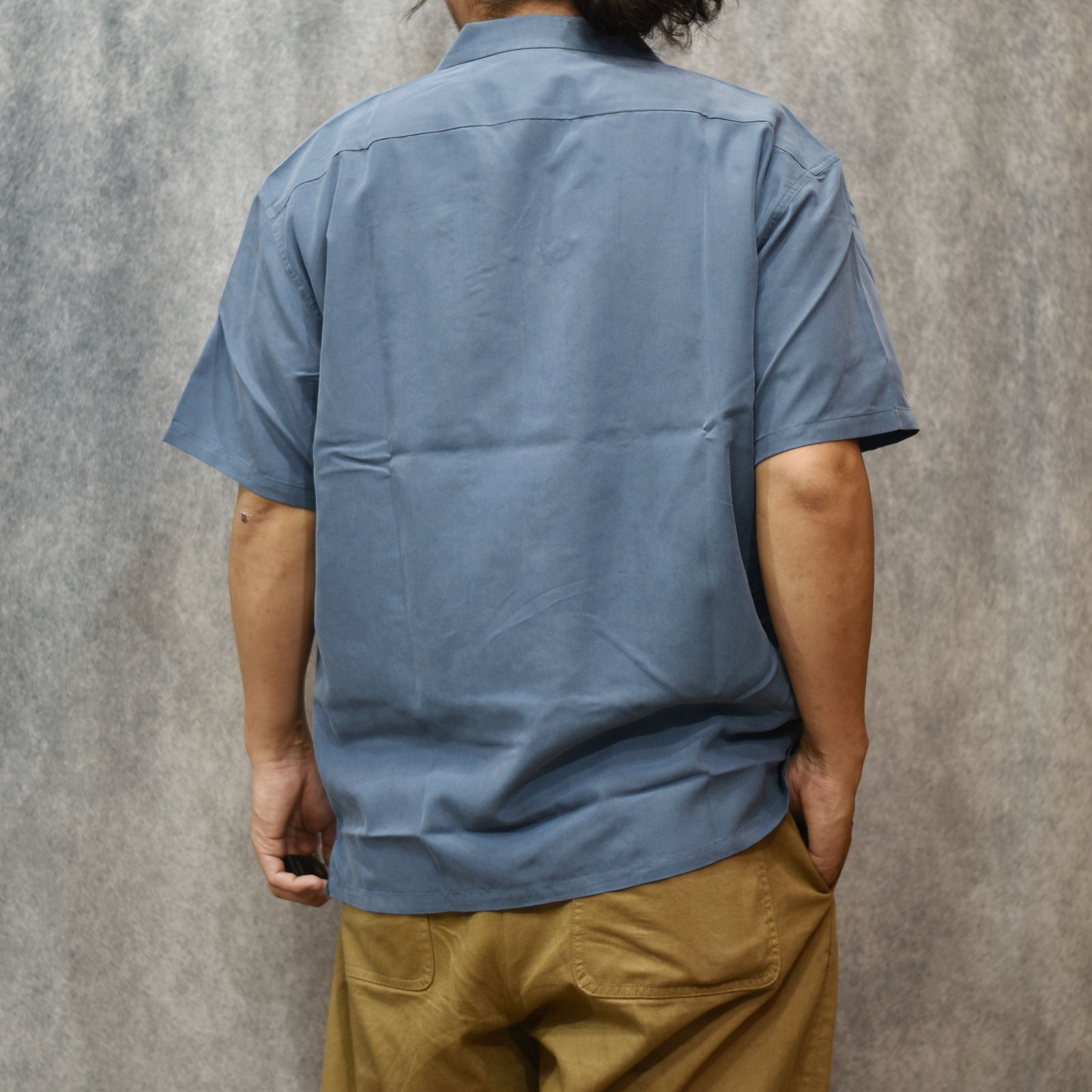 SILKY TOUCH CAL NT LOGO EMBROIDERY SH (BLUE) / オープンカラー半袖シャツ