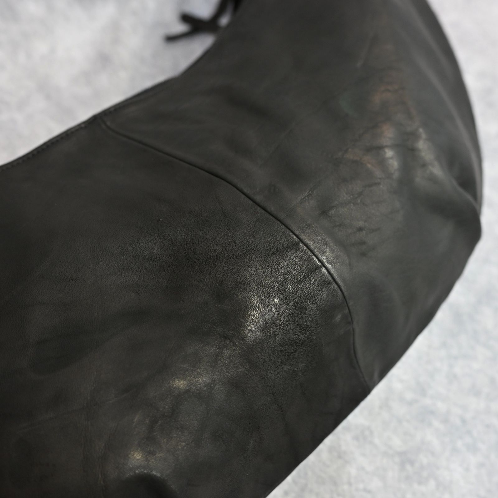 ダブルショルダー バナナバッグ （BLACK）｜92-10