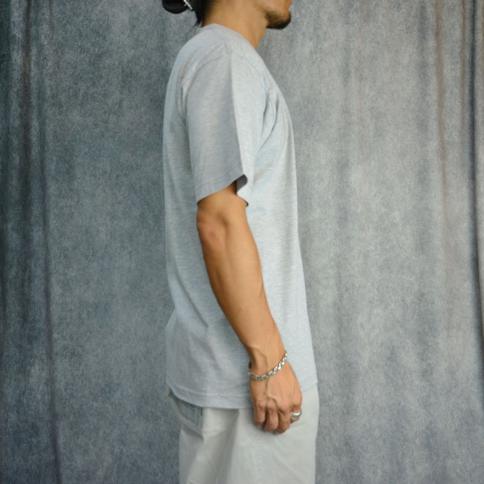 × INVINCIBLE®︎ ドロップショルダー Tシャツ （GRAY）