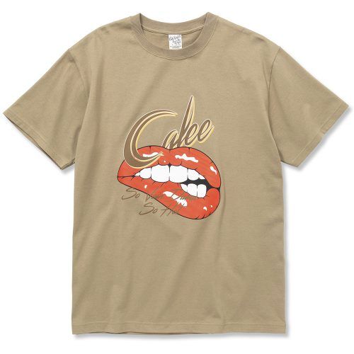 DYING TO SAY SOMETHING T‐SHIRT (BEIGE) / プリントTシャツ