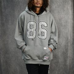 CORD EMBROIDERED COTTON HOODED SWEATER' TEAM (GRAY) / コード刺繍 ナンバリング スウェットパーカー