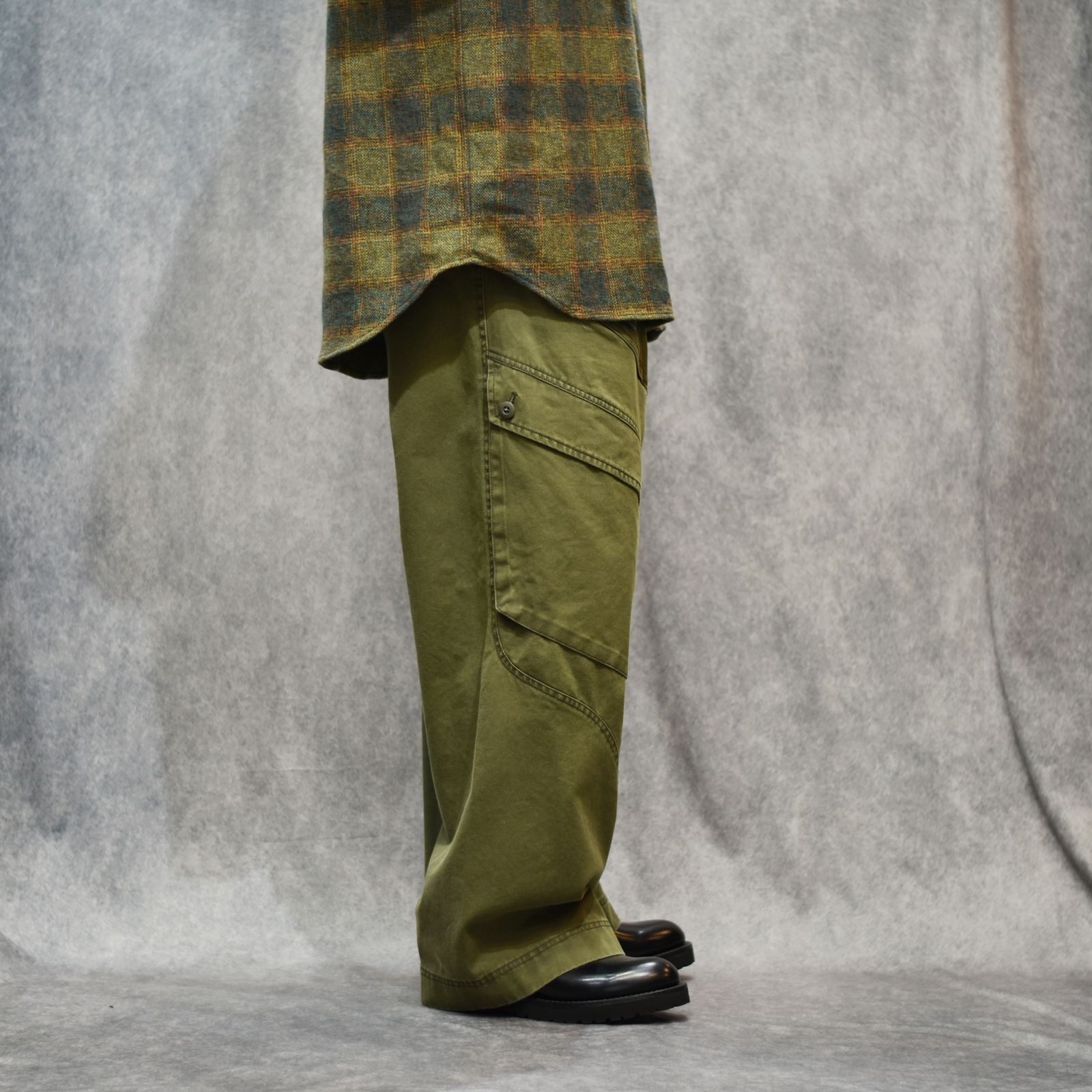 DOUBLE DYE CHINO PT (KHAKI)｜二重染め チノパンツ｜475203