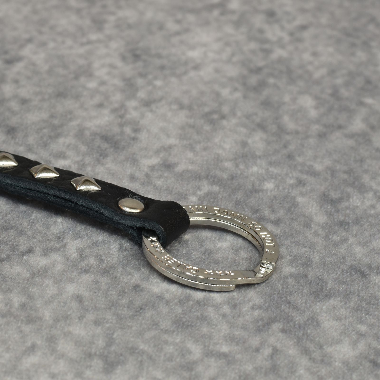 STUDS LEATHER KEY HOLDER (BLACK)｜スタッズ レザー キーホルダー｜CL-25AW003LE