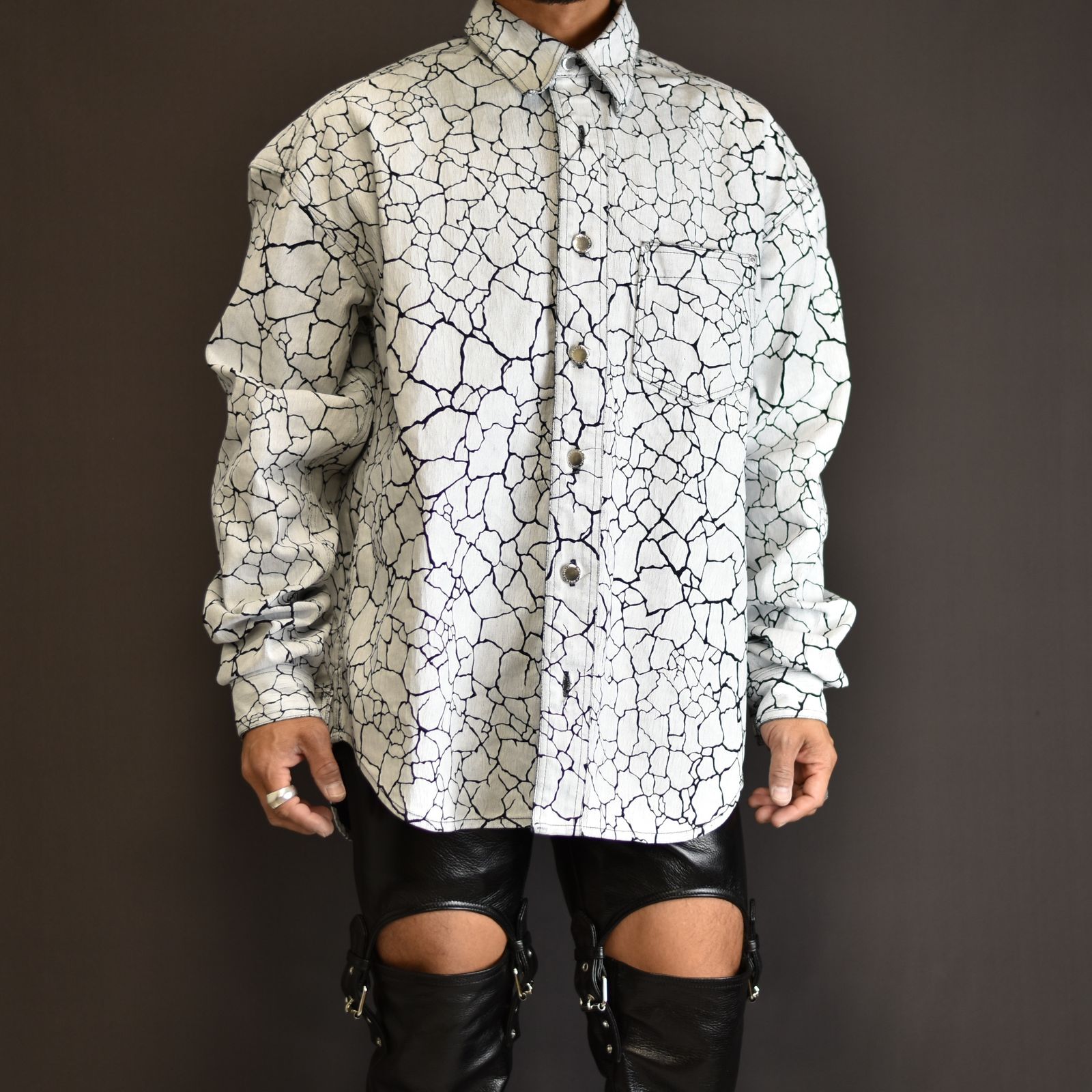 JOHNLAWRENCESULLIVAN - Cracked denim oversized shirt” | chord online store