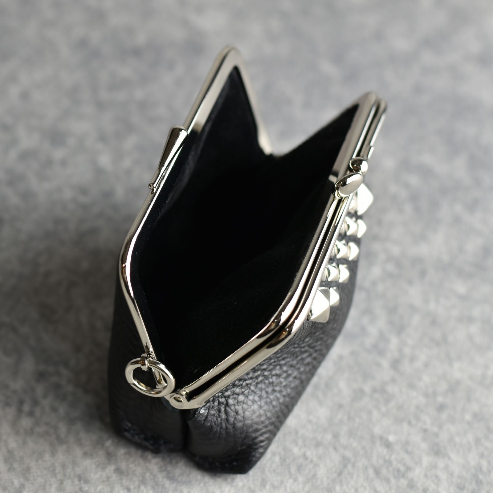 STUDS LEATHER INTERNAL FLEX FRAME TYPE 2WAY MULTI WALLET (BLACK) / スタッズ レザー ガマ口 財布