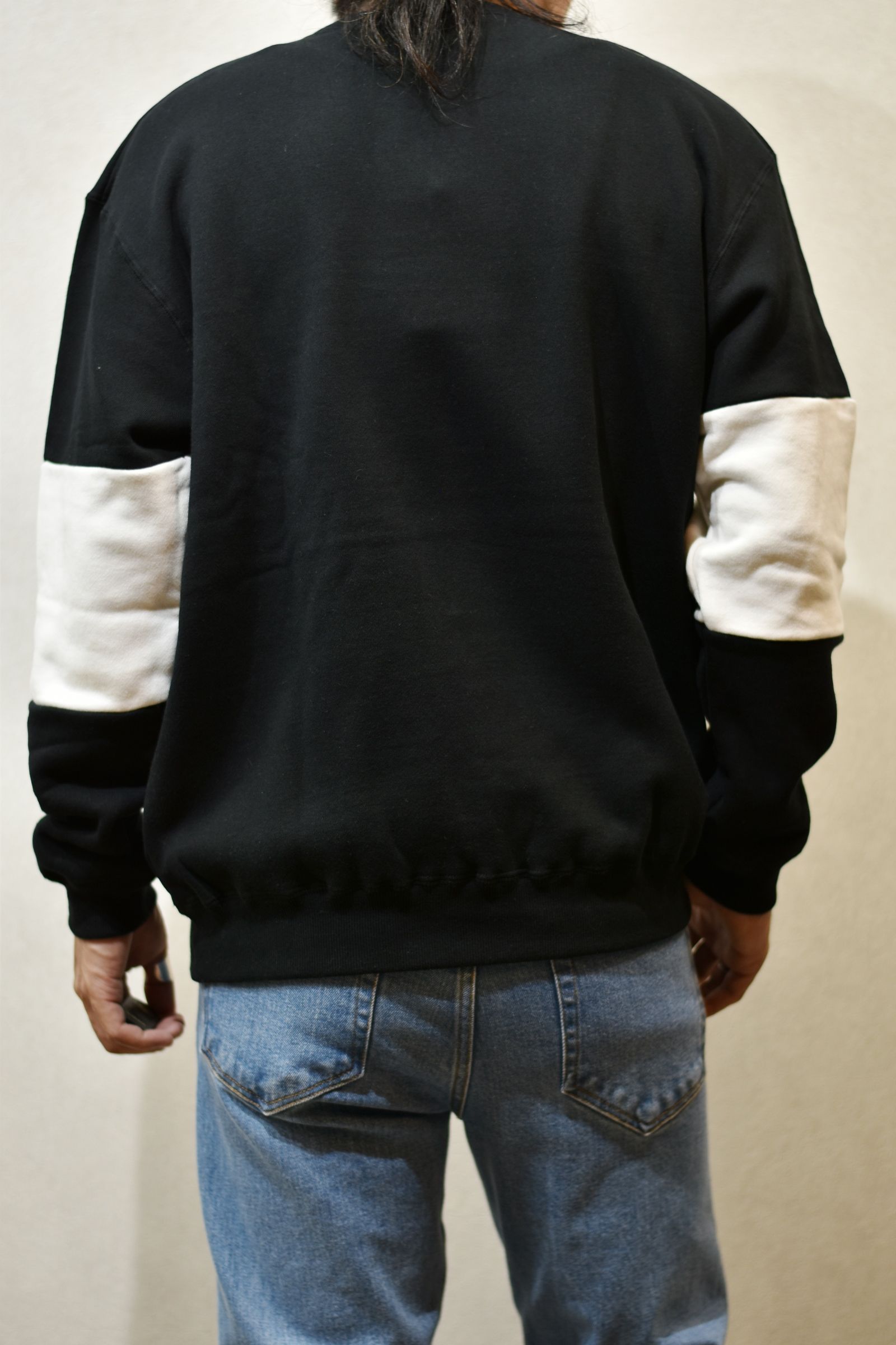 CALEE LOGO CONTRASTING FABRIC CREW NECK SWEAT (BLACK)