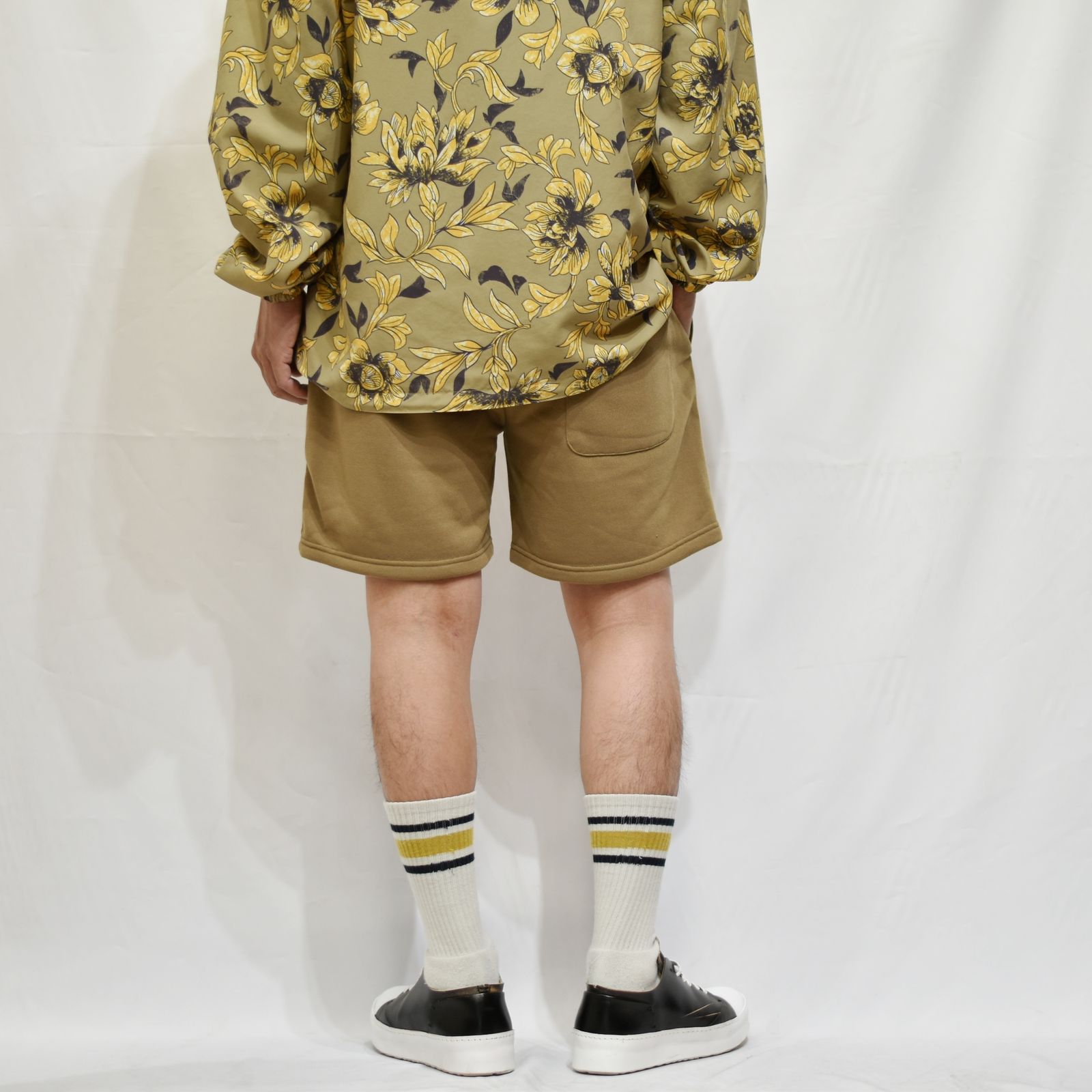 AEROKNOT RELAX SWEAT PANTS <NATURALLY PAINT DESIGN> (OLOVE)