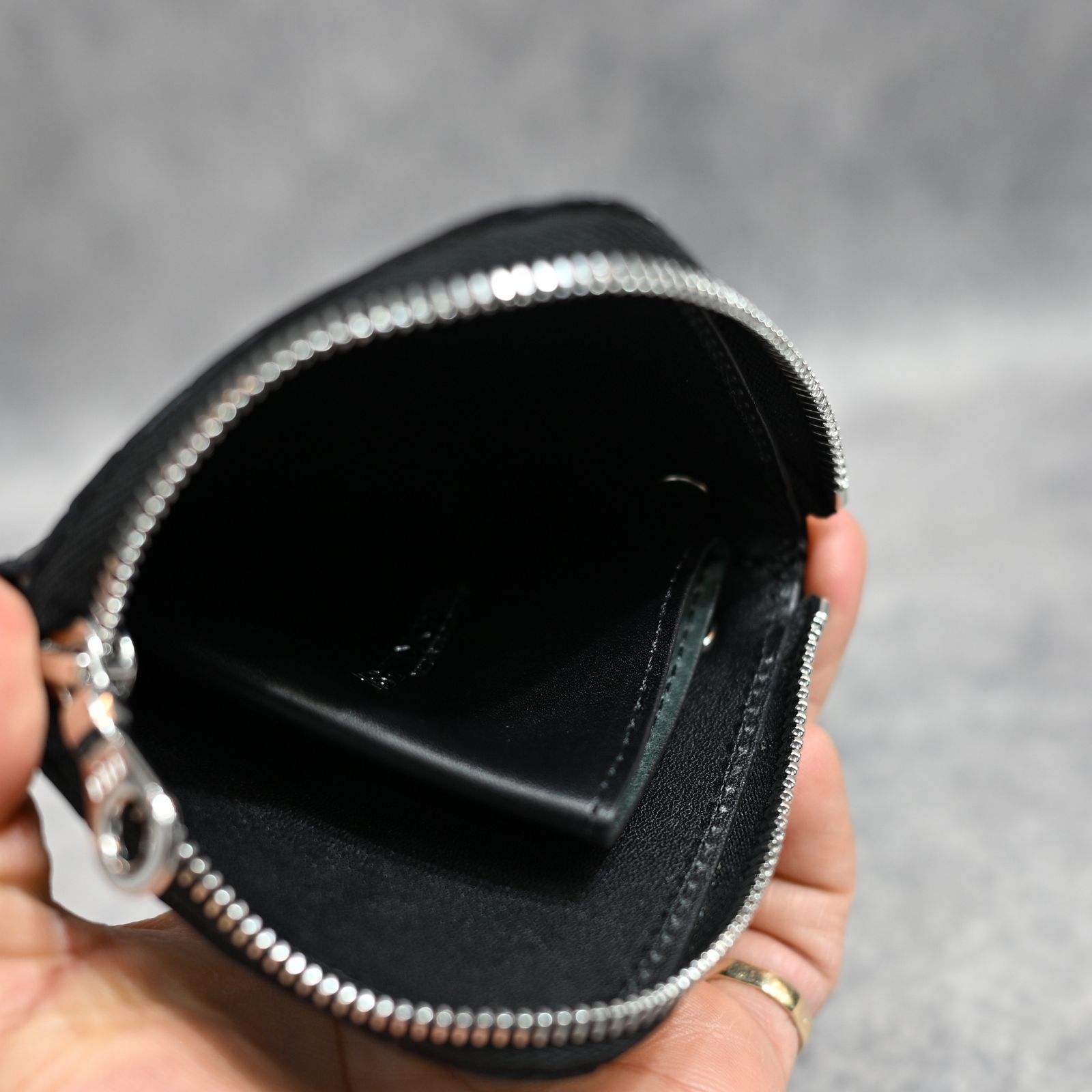 クロコ 墨染め+イタリアンバケッタ コインケース （SUMI / 墨グレー）