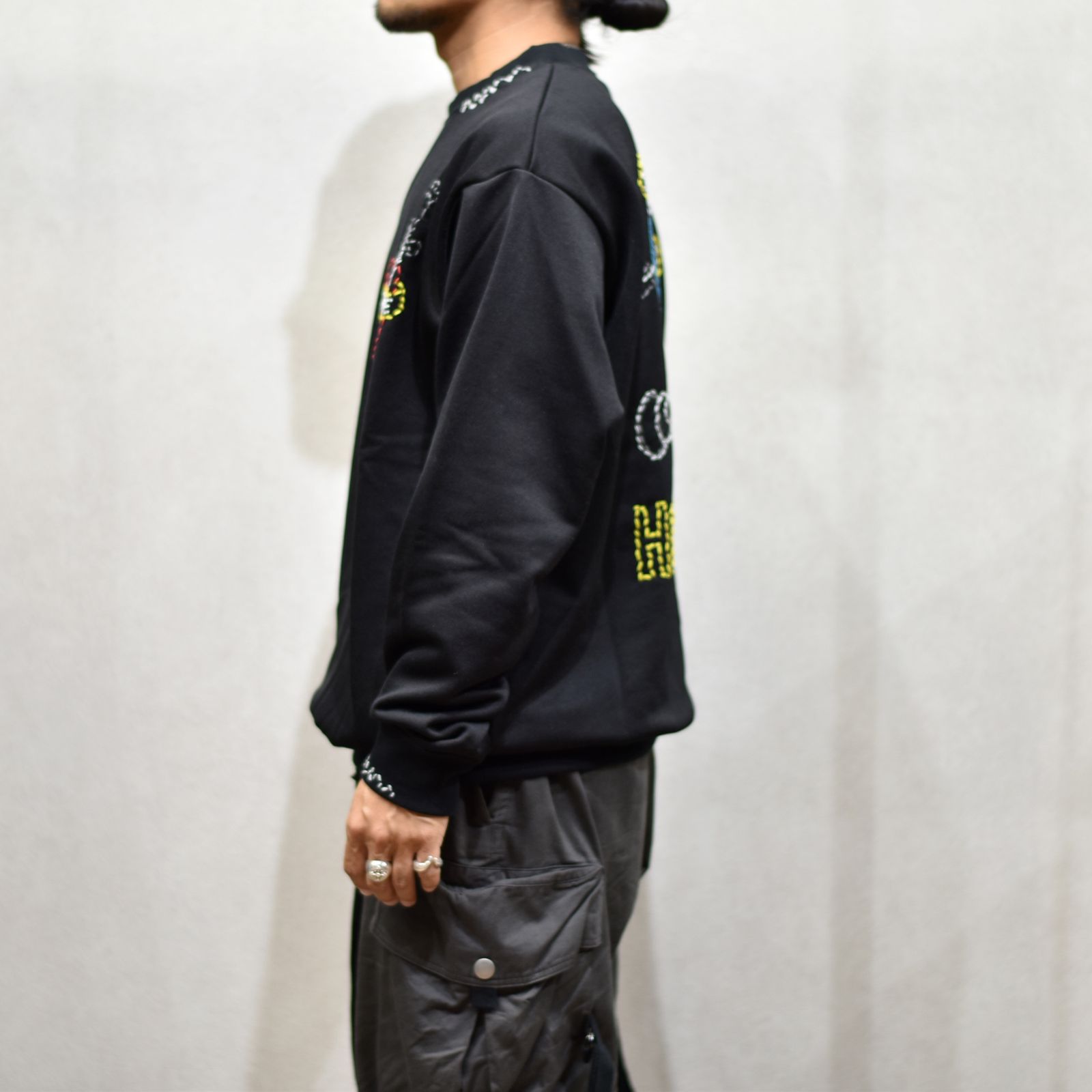 TRUE LOVE EMB SWEAT ”