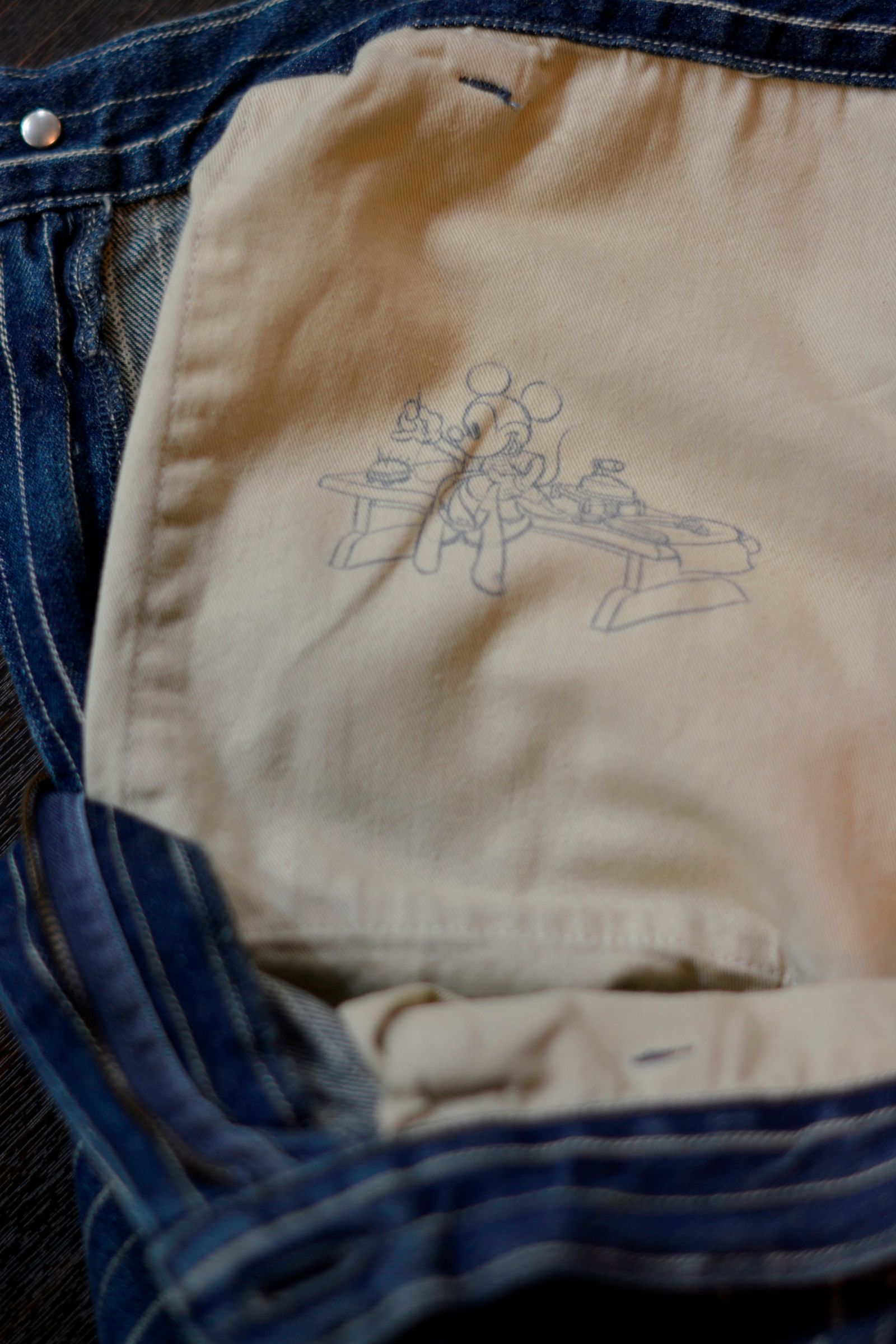 × DISNEY MICKEY MOUSE STRIPE DENIM PANTS
