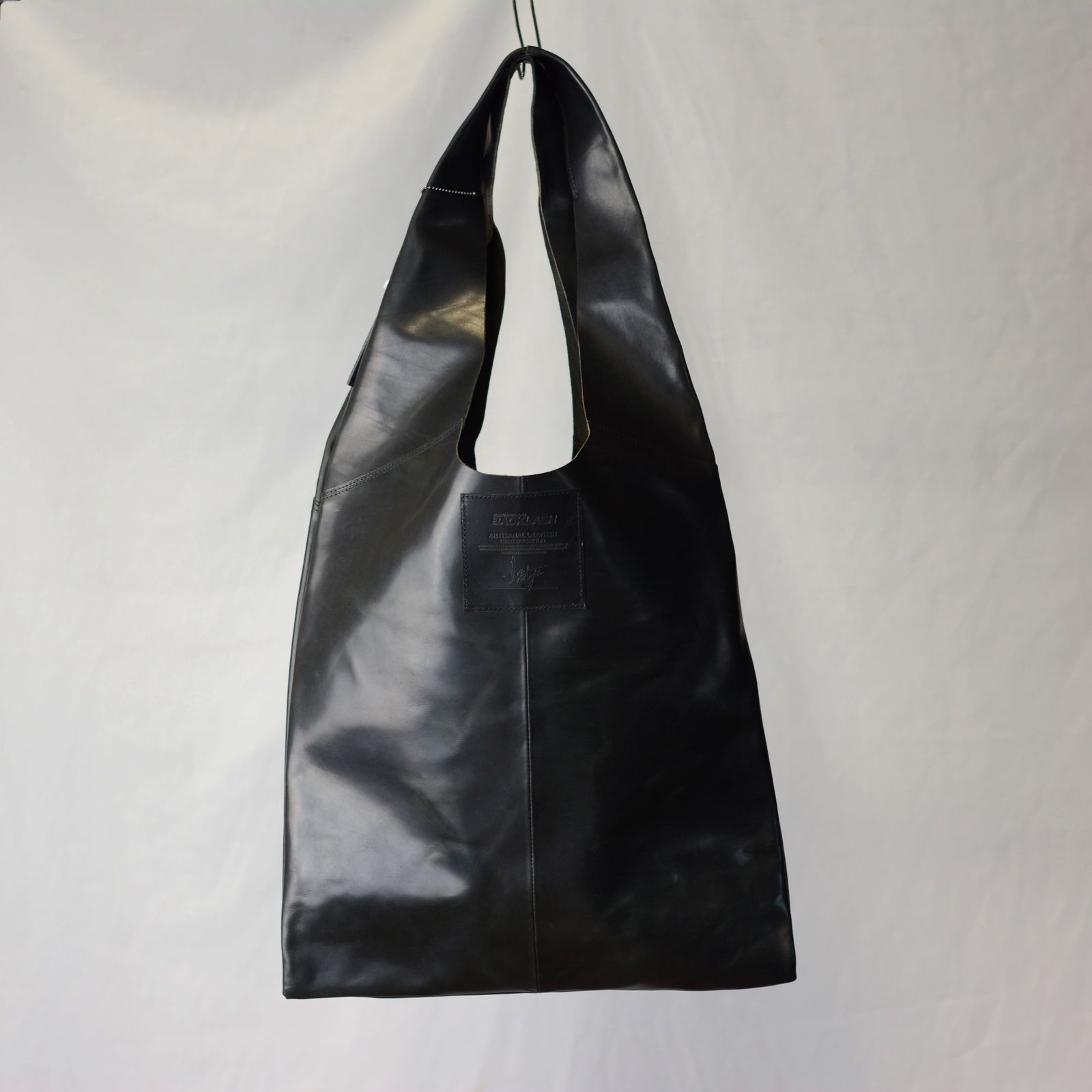GUIDI カーフ鏡面仕上げ 限定トート （ブラック）