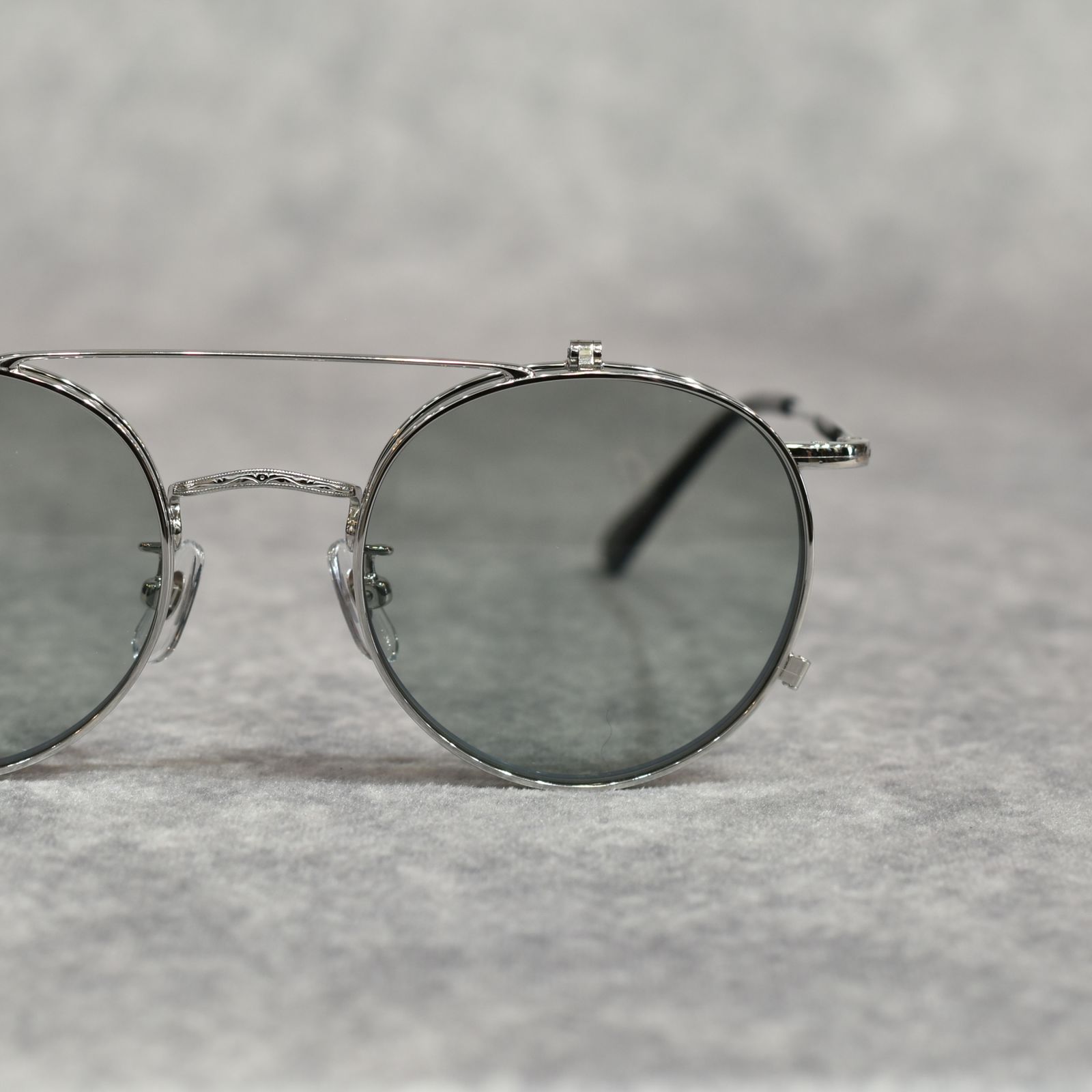 FLIP UP TYPE CIRCLE METAL GLASSES ＜EXCLUSIVE＞ (SILVER / GREEN)｜フリップアップタイプ サークルメタル サングラス｜CL-26SS001G EX