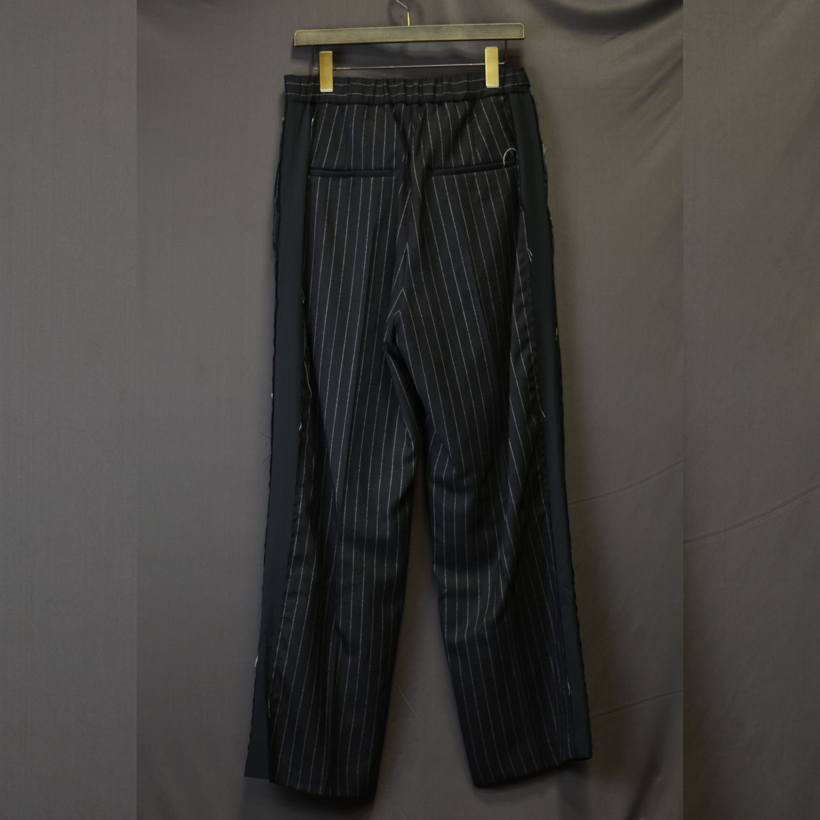 ラップドトラウザー / LB23AW-PT04-GST (BLACK STRIPE)