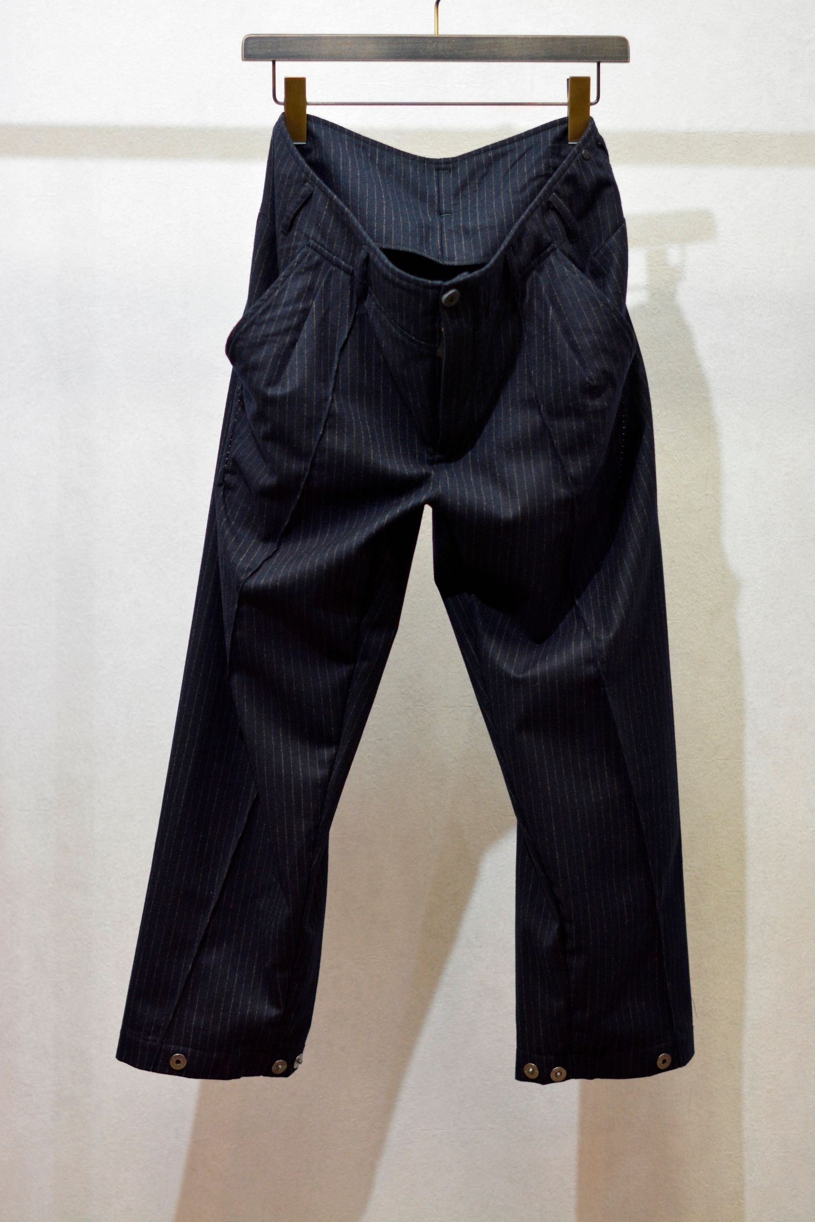 PANTS WIDE WITH BUTTONS"