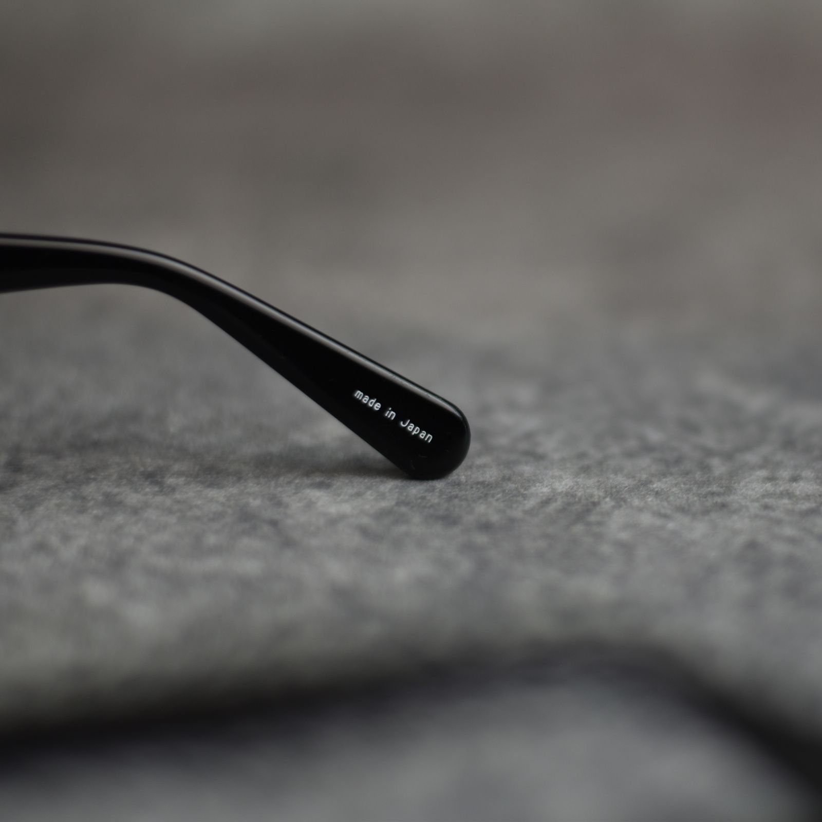BOSTON TYPE GLASSES ＜PHOTOCHROMIC LENS＞ (BLACK/調光GRAY) / ボストンタイプ サングラス