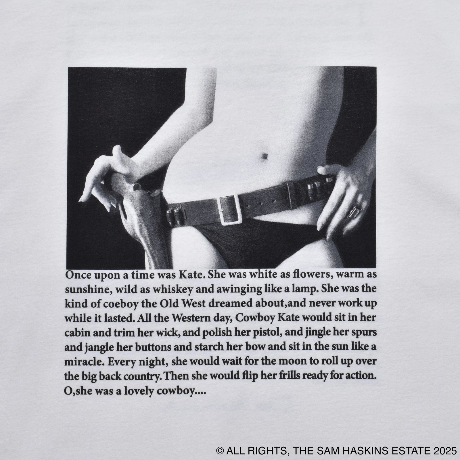 Sam Haskins×Stie-lo “holster Tee （WHT）｜サム・ハスキンス×スティーロ ホルスター プリントTシャツ｜25MND-STL006