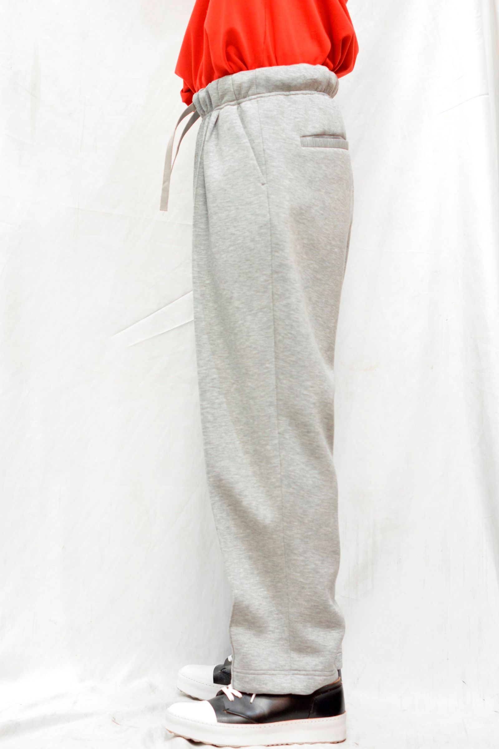 ”BONDING PLEATS PANTS