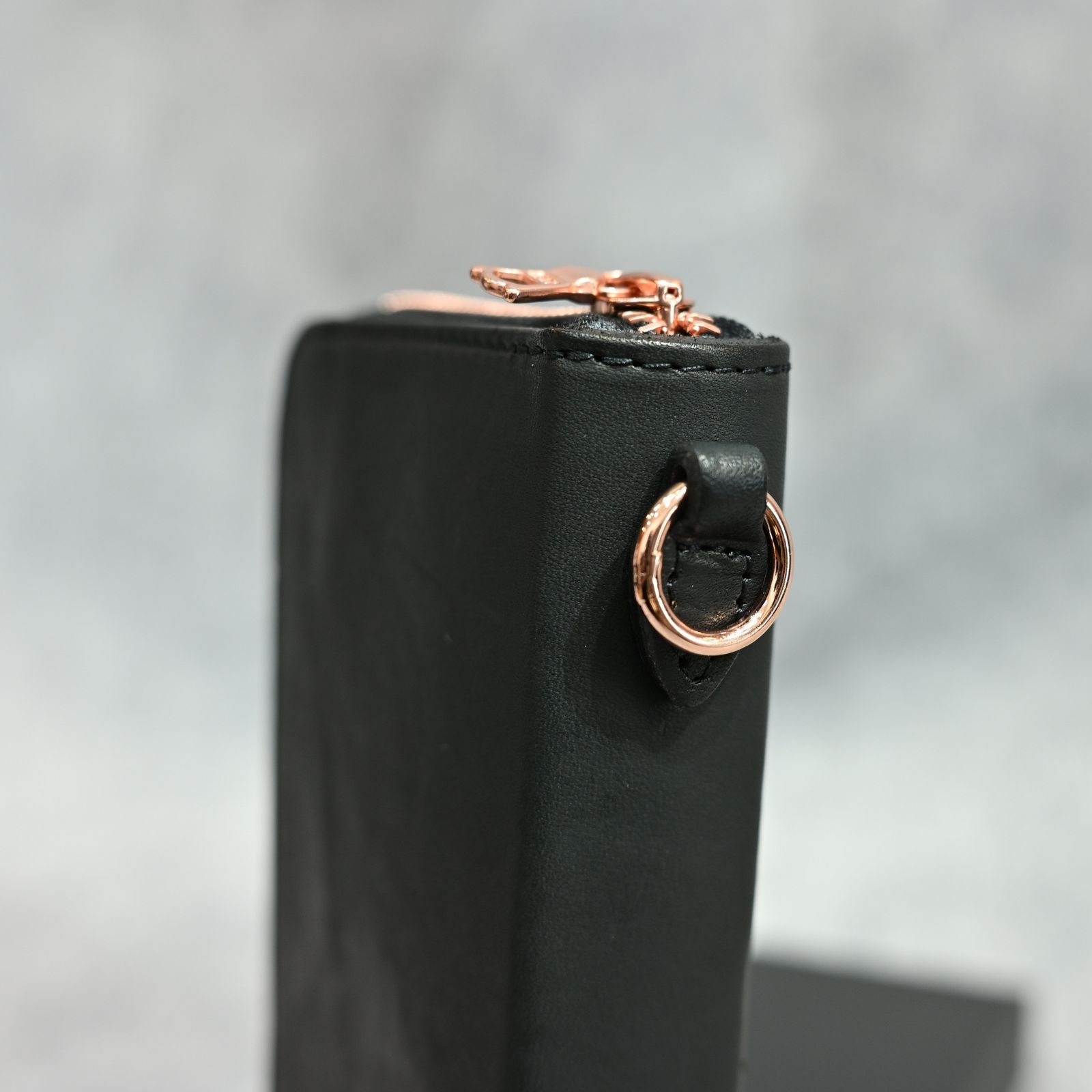 ダブルショルダー製品染め ラウンドウォレット / 財布 （BLACK）｜318-29