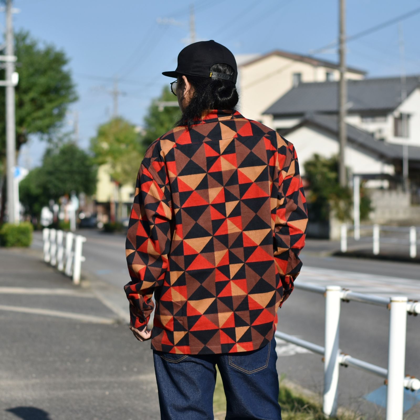 CALEE - Geometric pattern over silhouette L/S shirt (Red) / ジオ ...