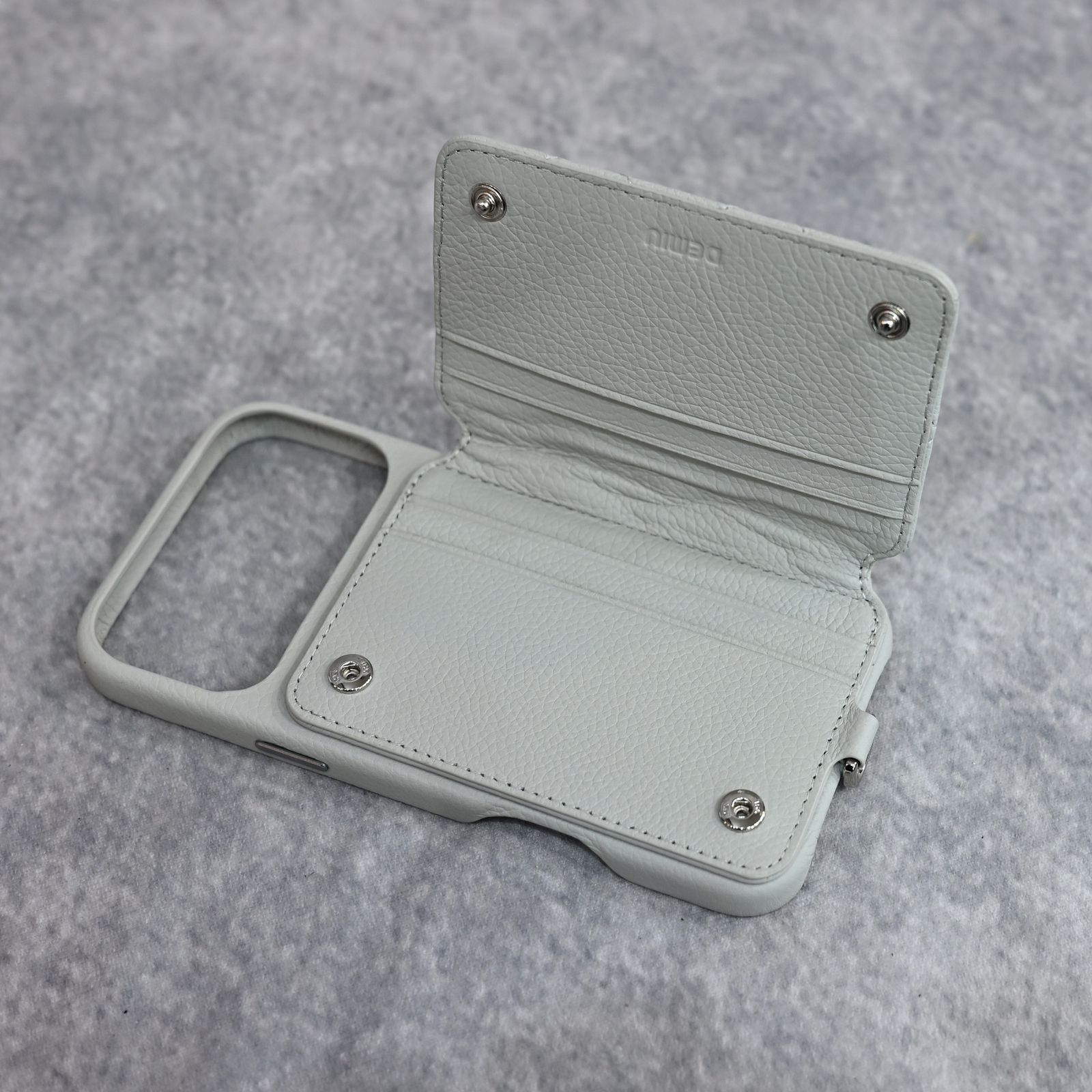 GRACE iPhone17 Pro Max （PEARL） グレイス 携帯ケース