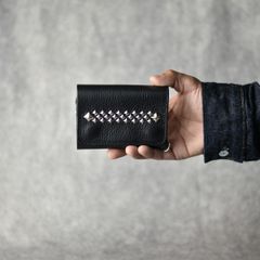 STUDS LEATHER FLAP HALF WALLET (BLACK) / スタッズレザー フラップハーフウォレット 三つ折り財布