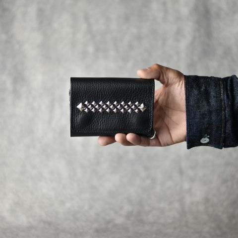 STUDS LEATHER FLAP HALF WALLET (BLACK)｜スタッズレザー フラップハーフウォレット 三つ折り財布｜CL-25AW008LE