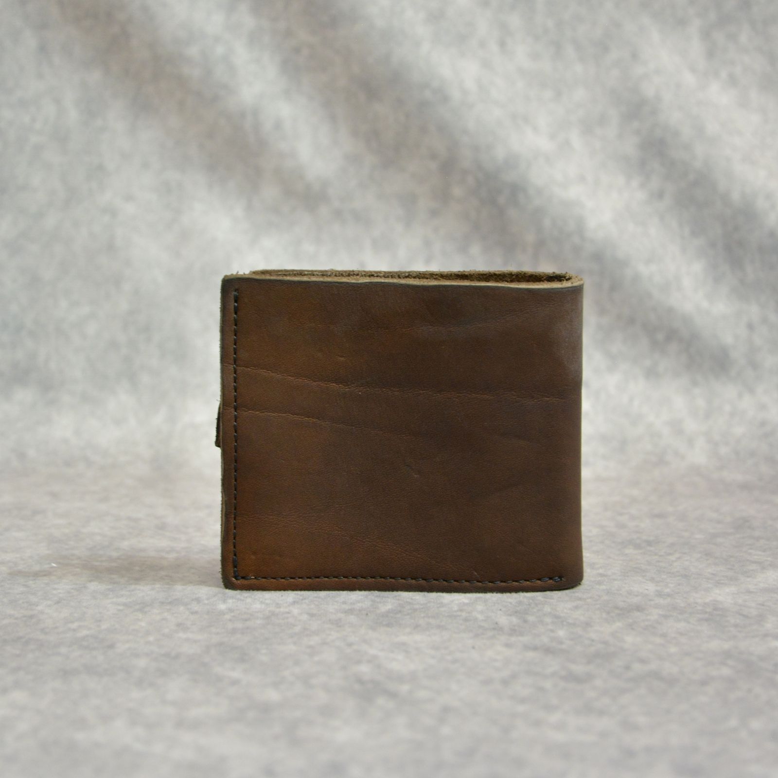 ジャパンショルダー 製品染め二つ折り ウォレット （KHAKI / カーキ） 318-39