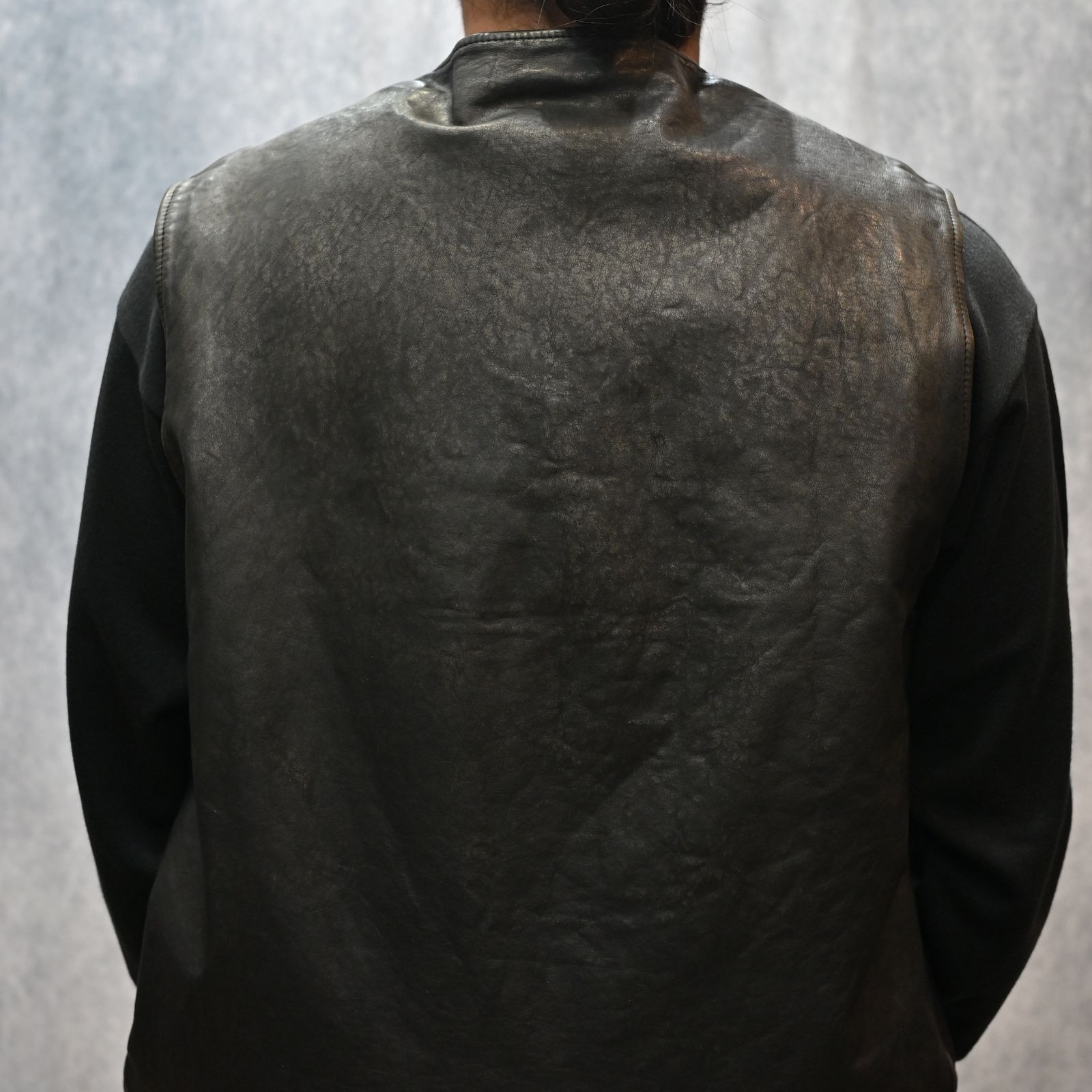 JAPANステア ミモザ鞣し製品染め ヴィンテージ加工 4Bベスト （BLACK）｜2176-01