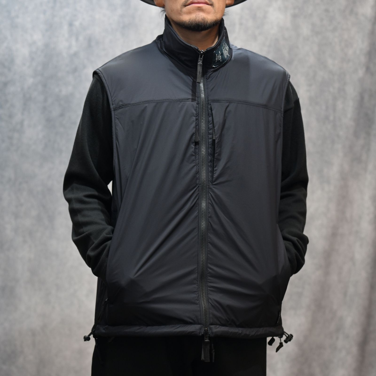 REVERSIBLE VEST （BLACK）｜リバーシブル ベスト｜9252-VE01-003