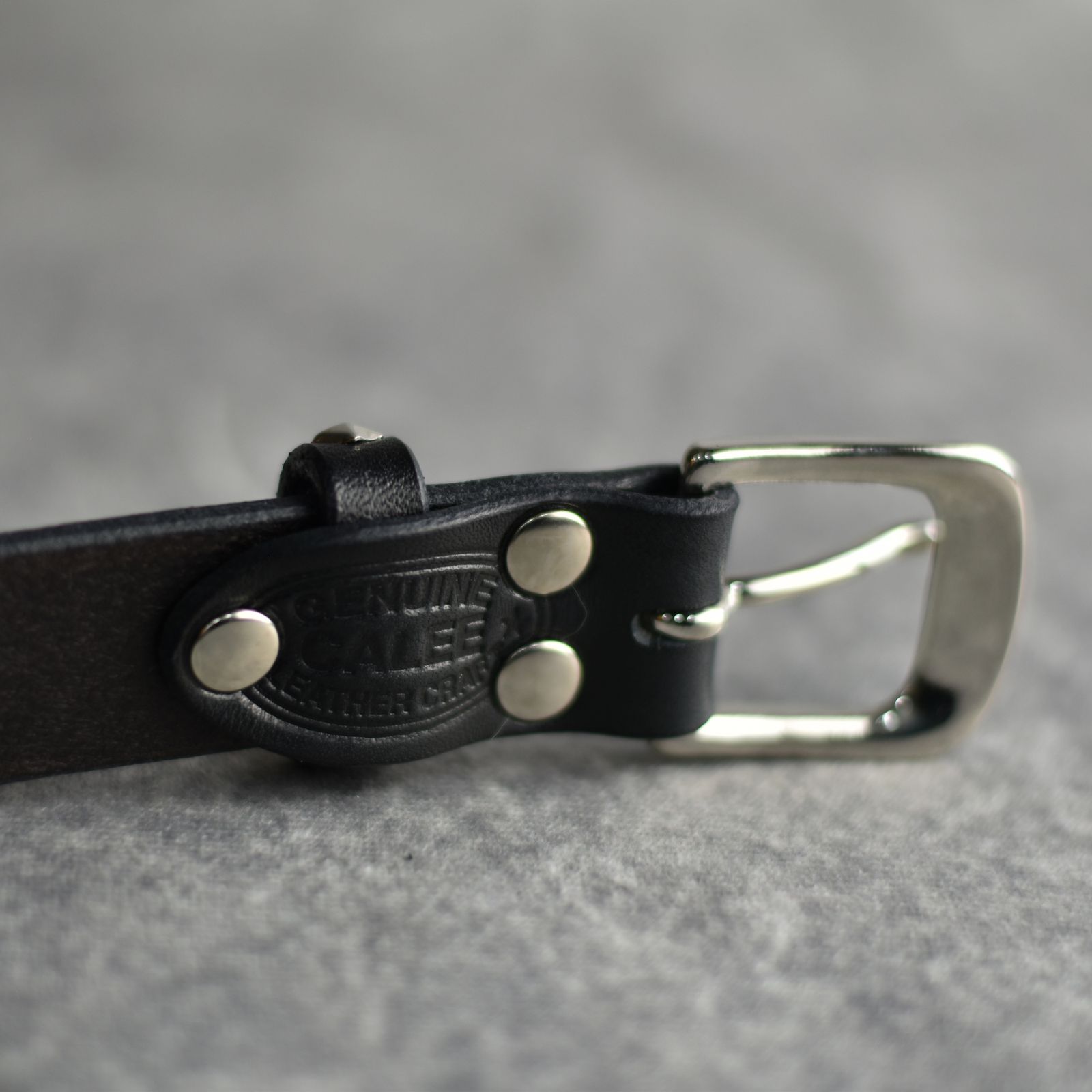 CALEE - STUDS LEATHER NARROW BELT (BLACK) / スタッズ レザー ナローベルト | chord online  store