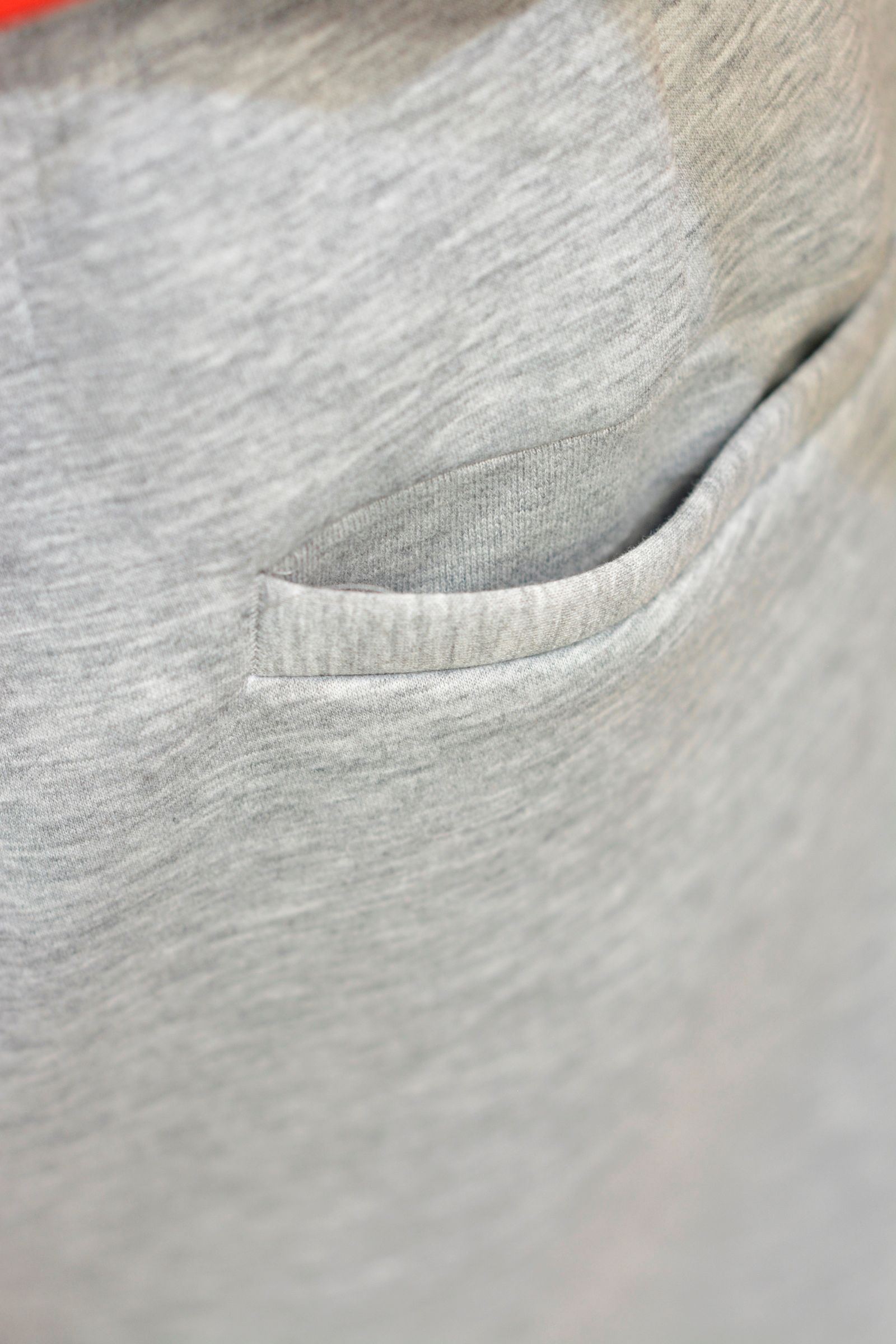 ”BONDING PLEATS PANTS
