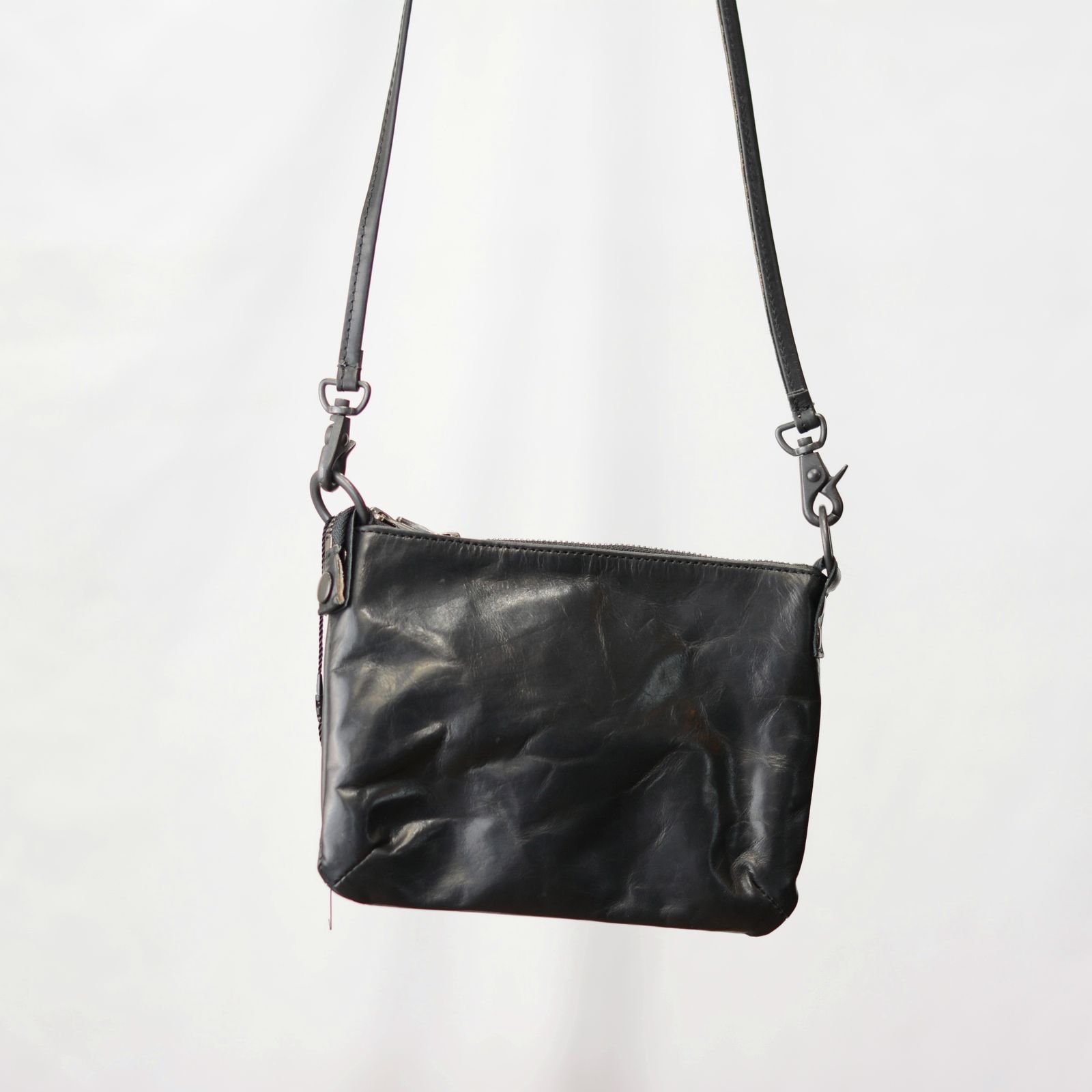 GUIDI カーフ鏡面仕上げ 限定サコッシュ （ブラック）
