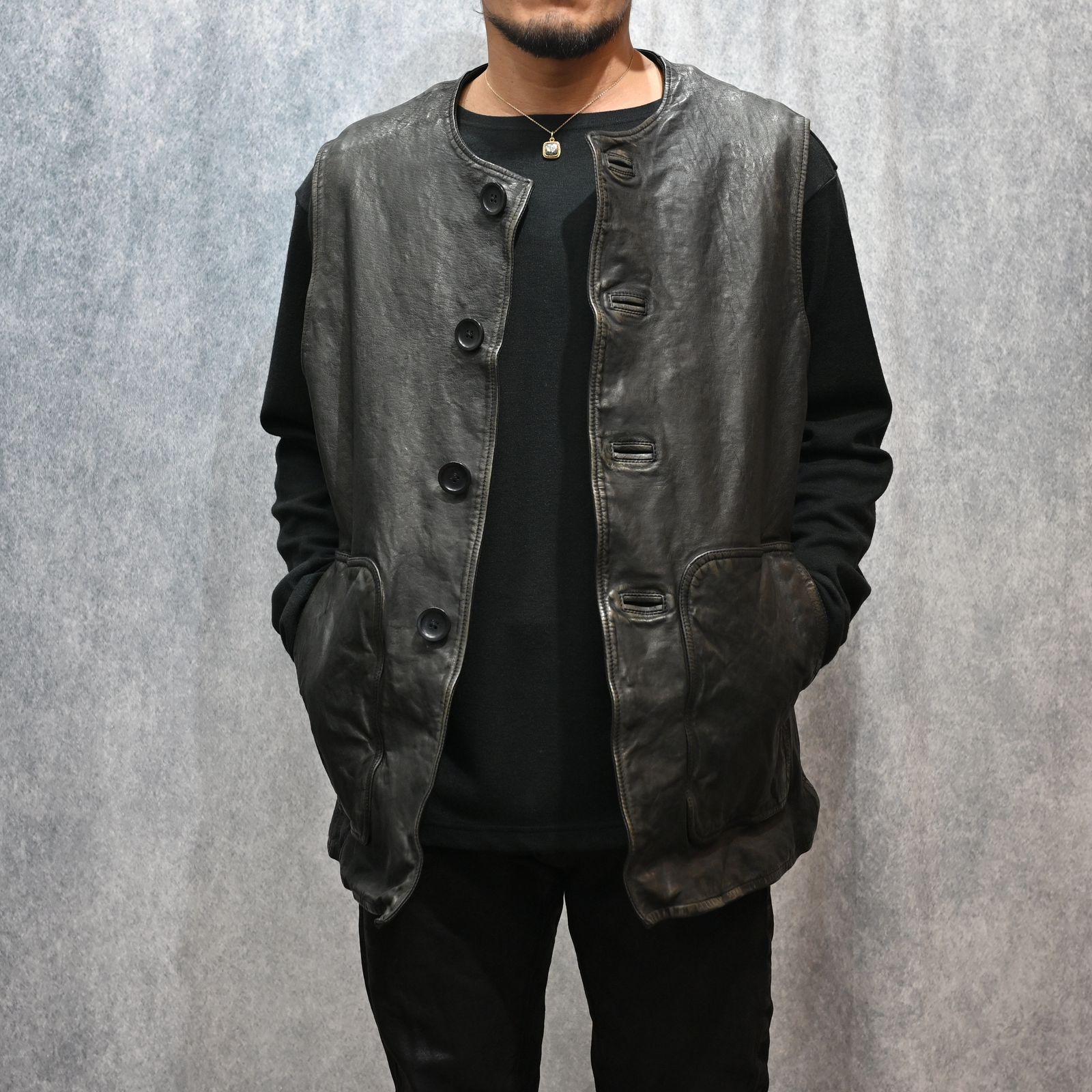 JAPANステア ミモザ鞣し製品染め ヴィンテージ加工 4Bベスト （BLACK）｜2176-01