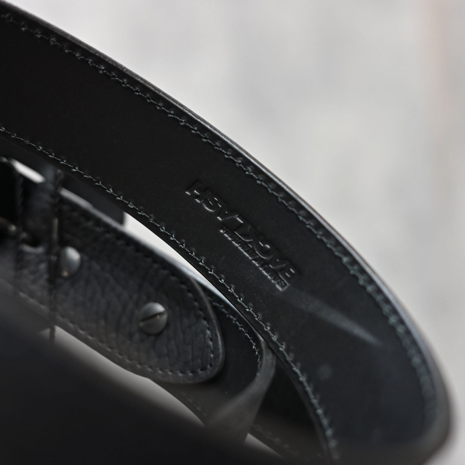 MARYAM "ホースバットヒートシュリンク 35mmベルト （BLACK / ブラック） 891-05
