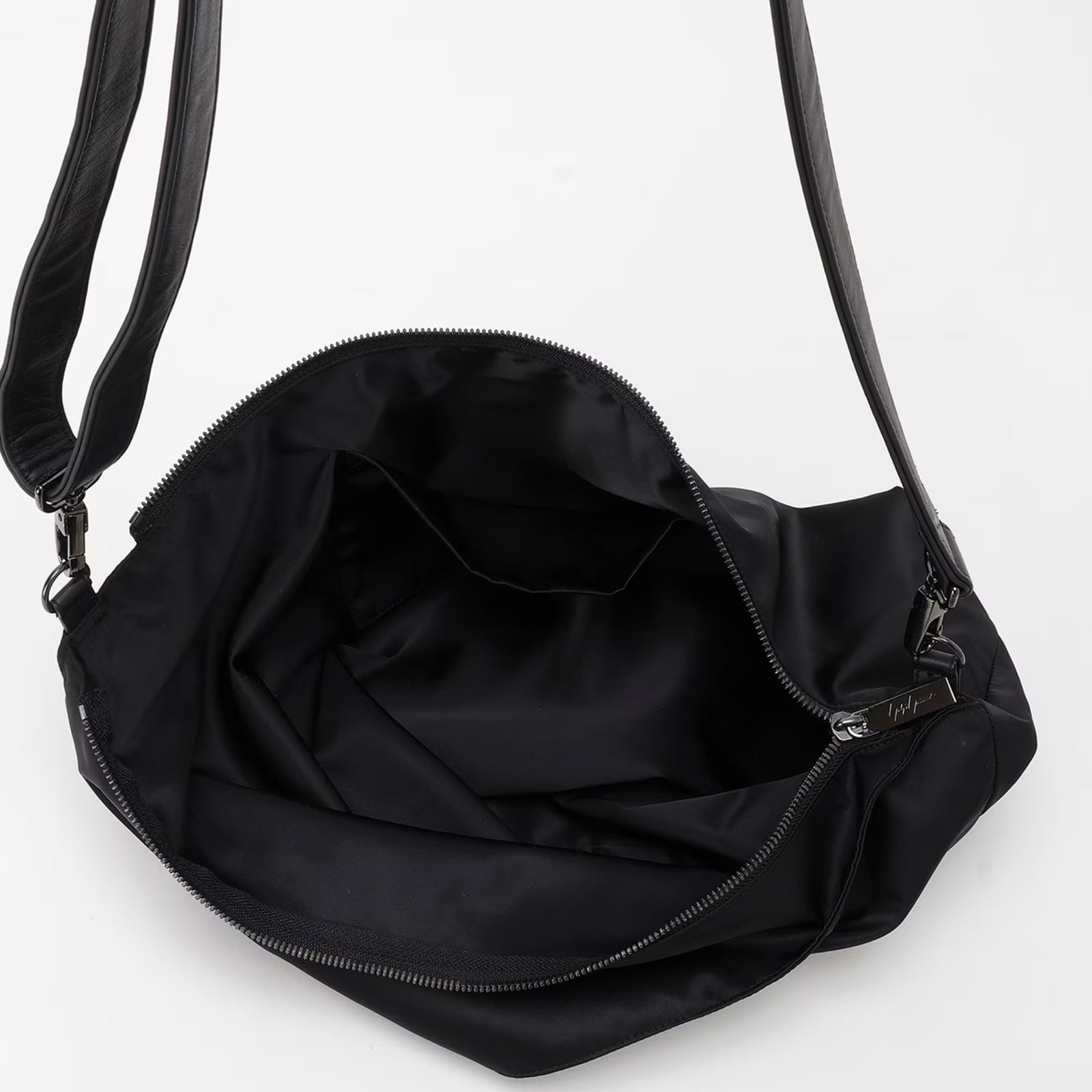 CRESCENT BAG (BLACK) / ナイロン バッグ （ブラック） DK-I34-830-2-02