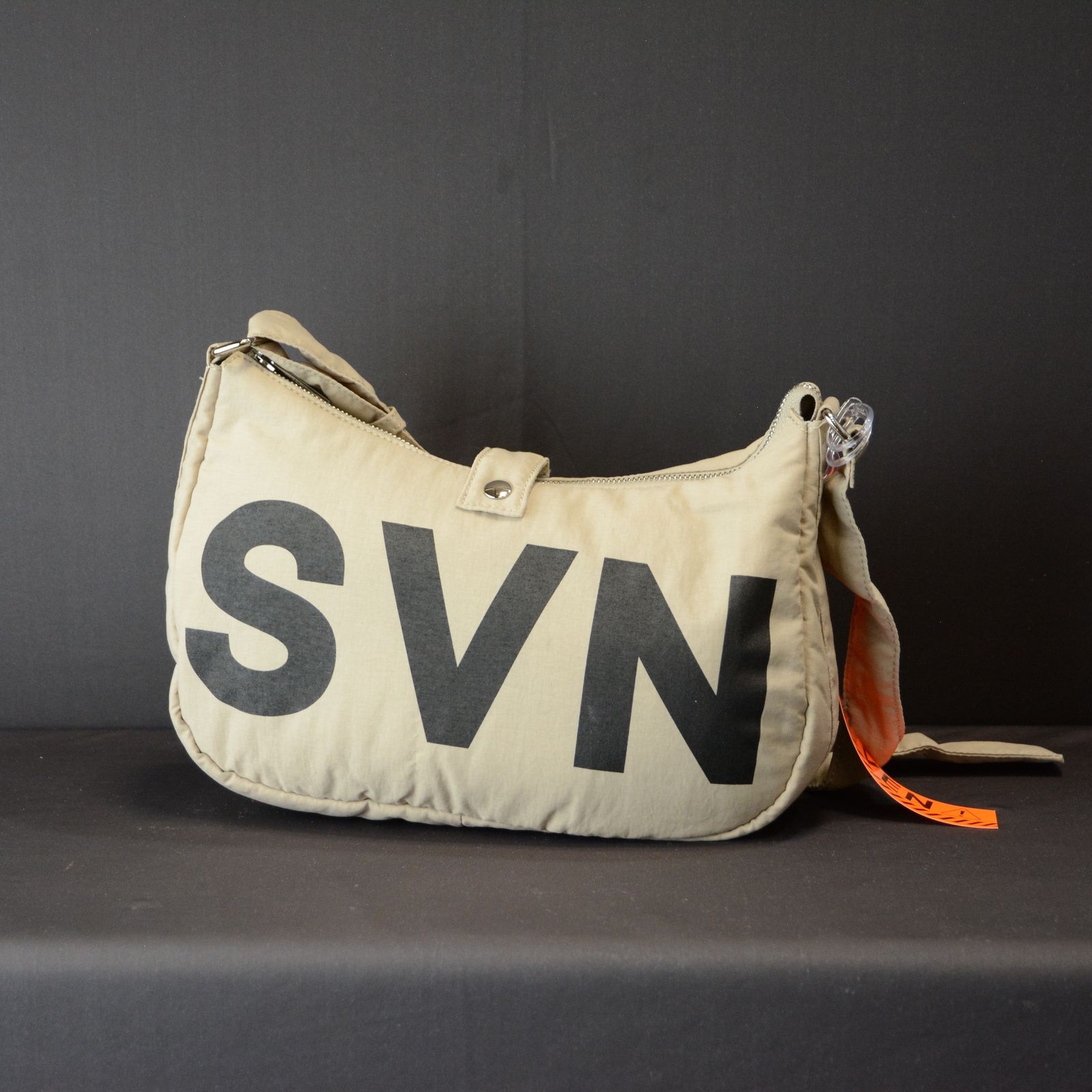 STUDIO SEVEN - SVN Crescert Moon Bag （Beige） ナイロン 