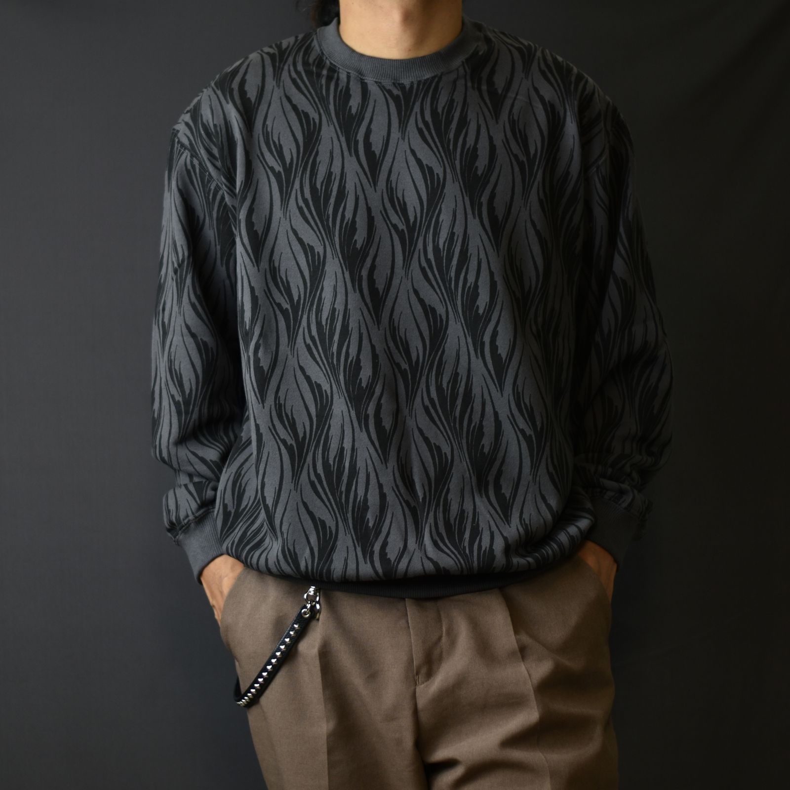 FEATER PATTERN CREW NECK SW (CHARCOAL) / フェザー柄 クルーネック スウェット トレーナー - M