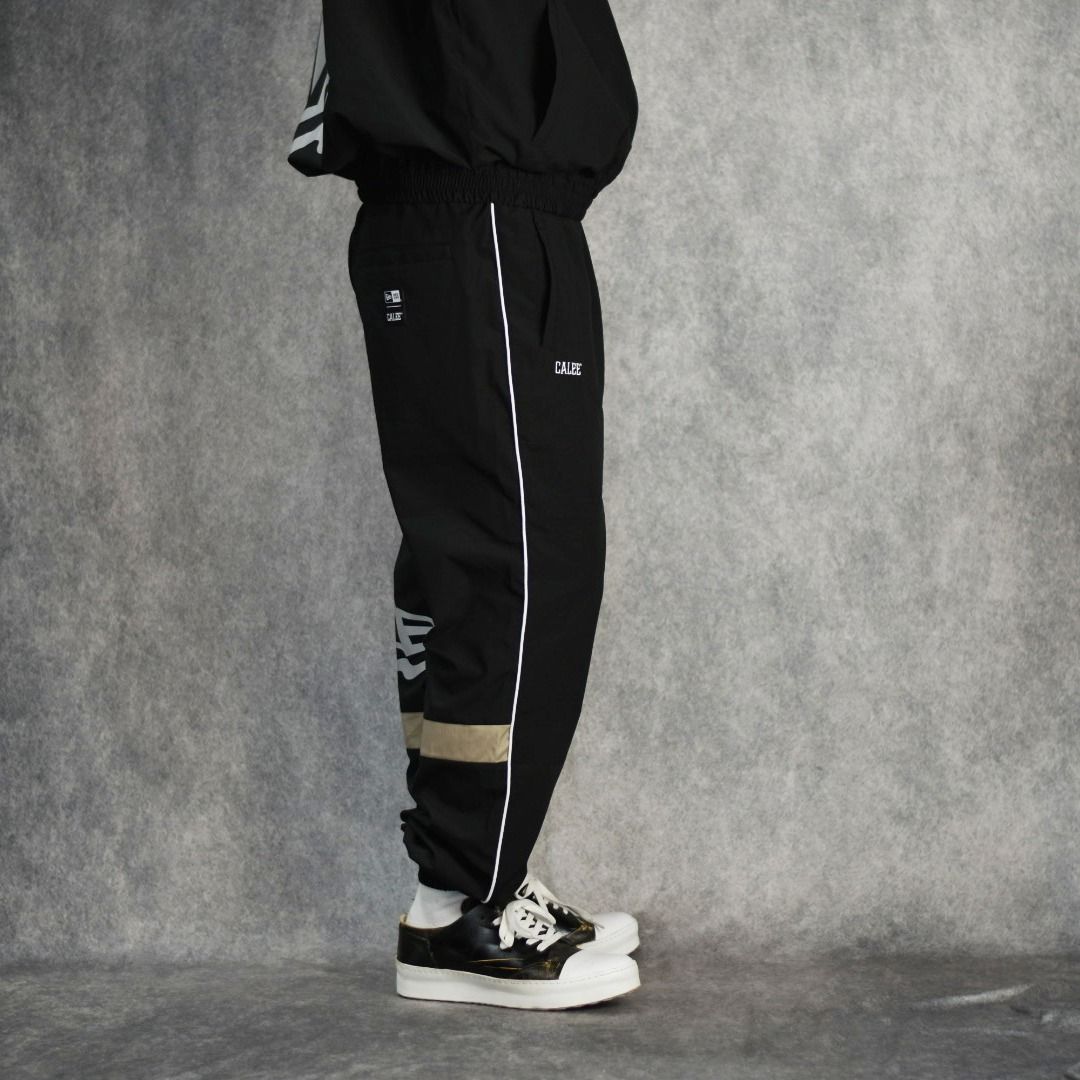 × NEWERA®︎ CALEE LOGO OVERSIZED PIPING TRACK PANTS ＜EXCLUSIVE＞ (BLACK) / ニューエラ トラックパンツ