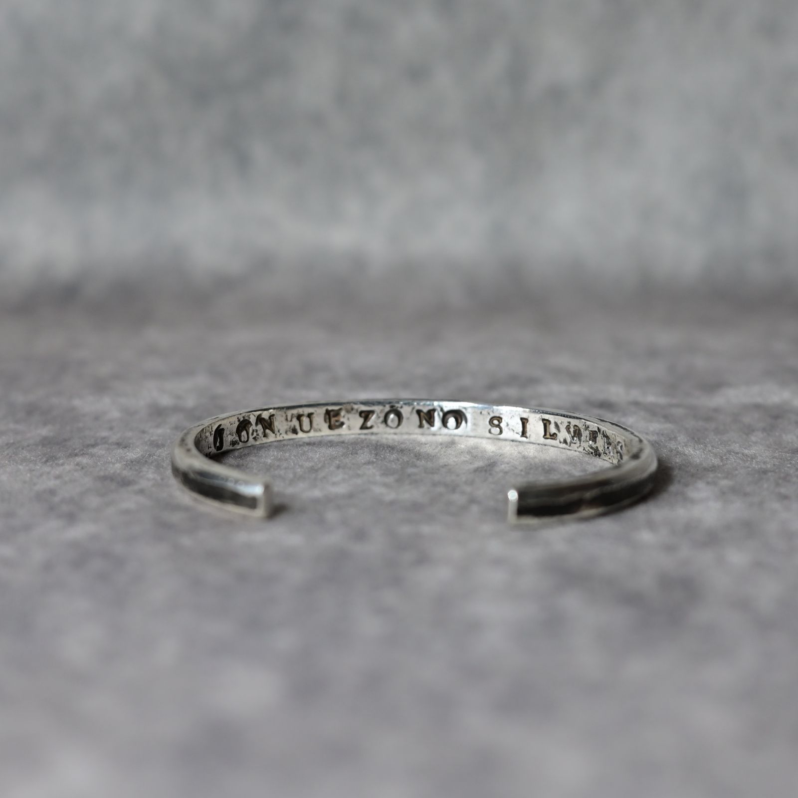 ROUND BANGLE NARROW (M)｜ SILVERS 純銀