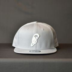 NEWERA 9FIFTY SNAPBACK ”d”  LOGO CAP (GRAY×WHITE) / ニューエラ スナップバック ロゴ キャップ