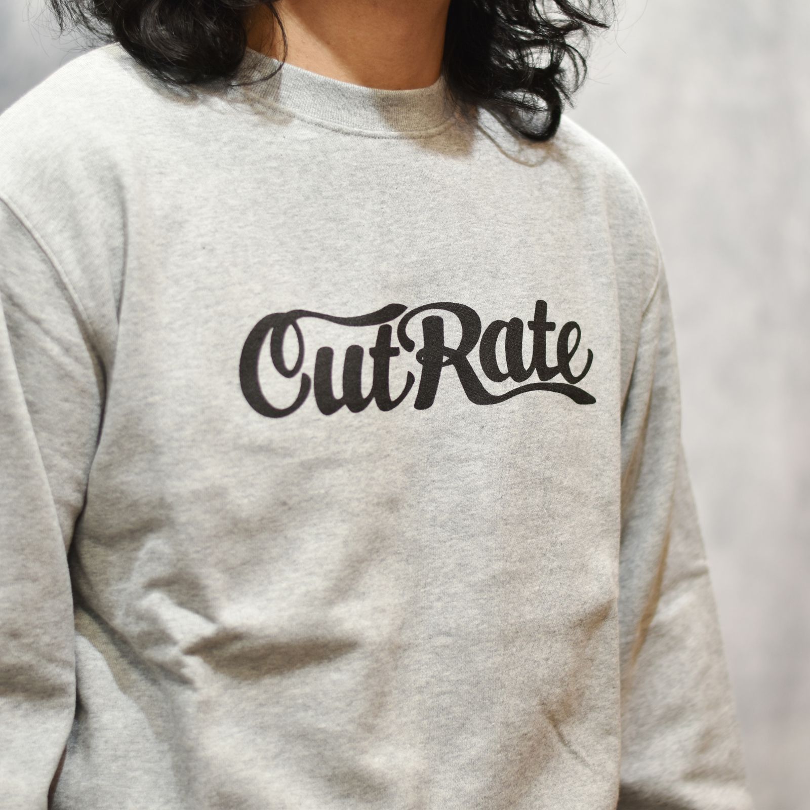 CUTRATE LOGO CREW NECK SWEAT (MIX GRAY)｜プリント スウェット トレーナー｜CR-26SS005