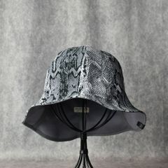 Print Cords Tulip Hat "GIBSON" (PYTHON) / チューリップハット