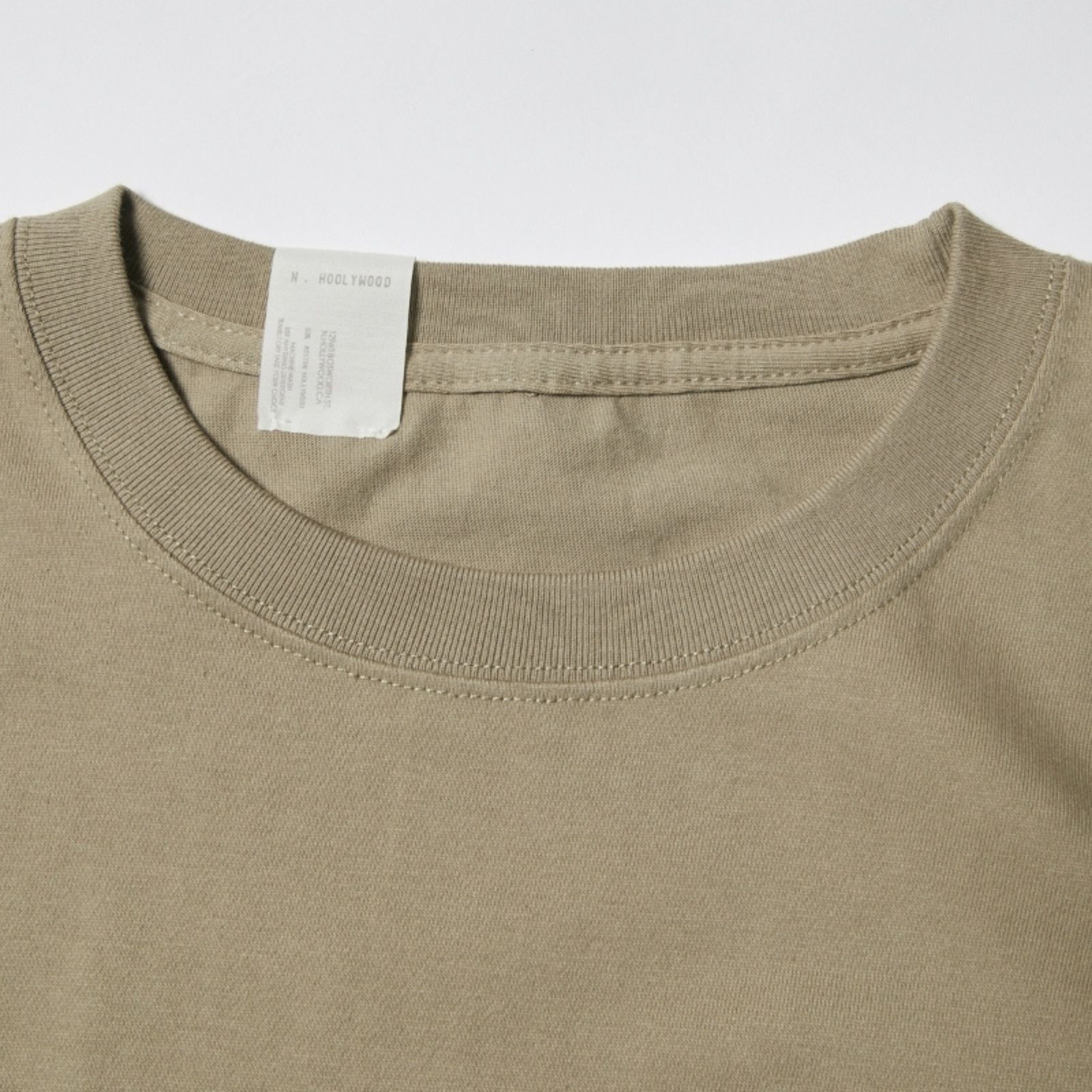 × INVINCIBLE®︎ ドロップショルダー Tシャツ （BEIGE）