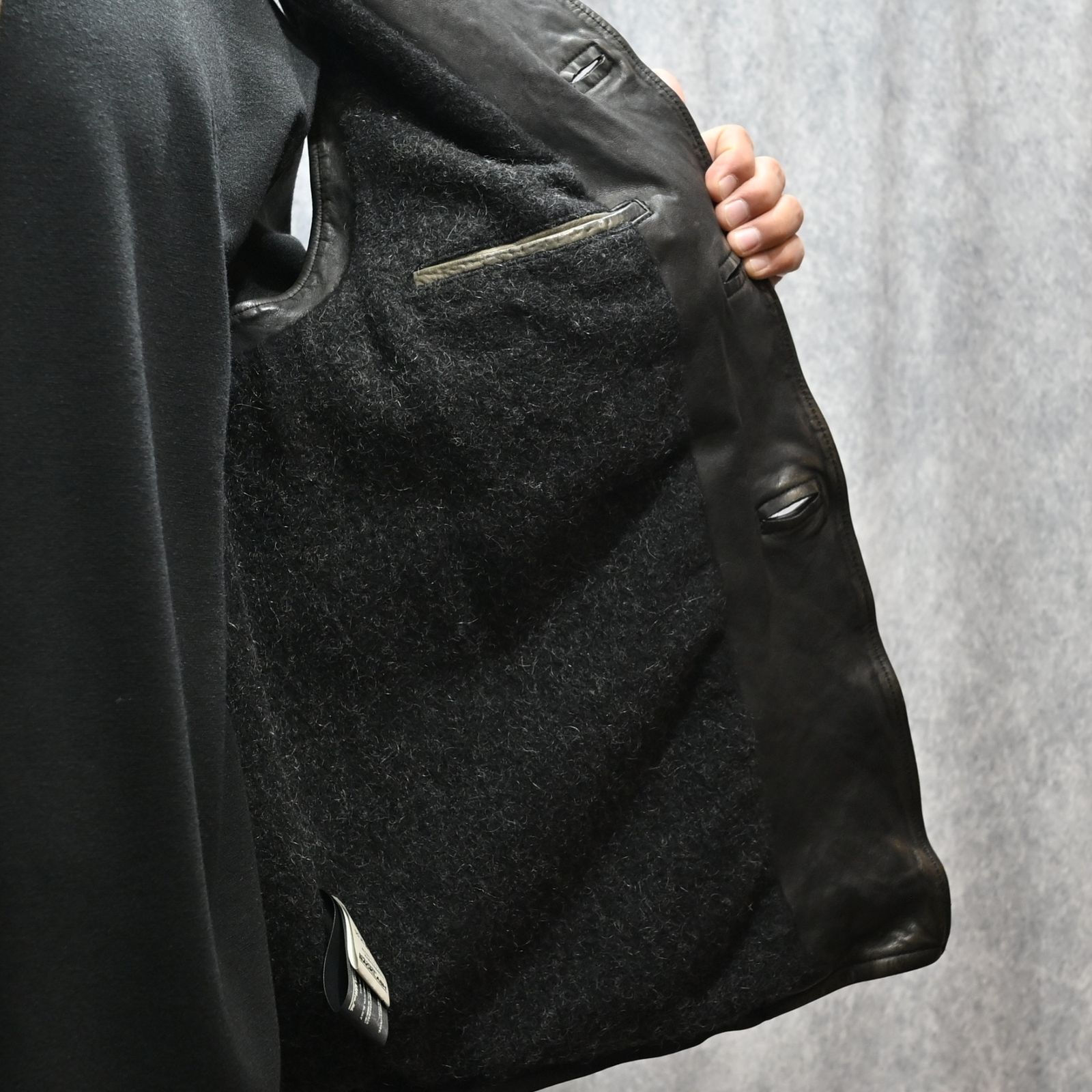 JAPANステア ミモザ鞣し製品染め ヴィンテージ加工 4Bベスト （BLACK）｜2176-01