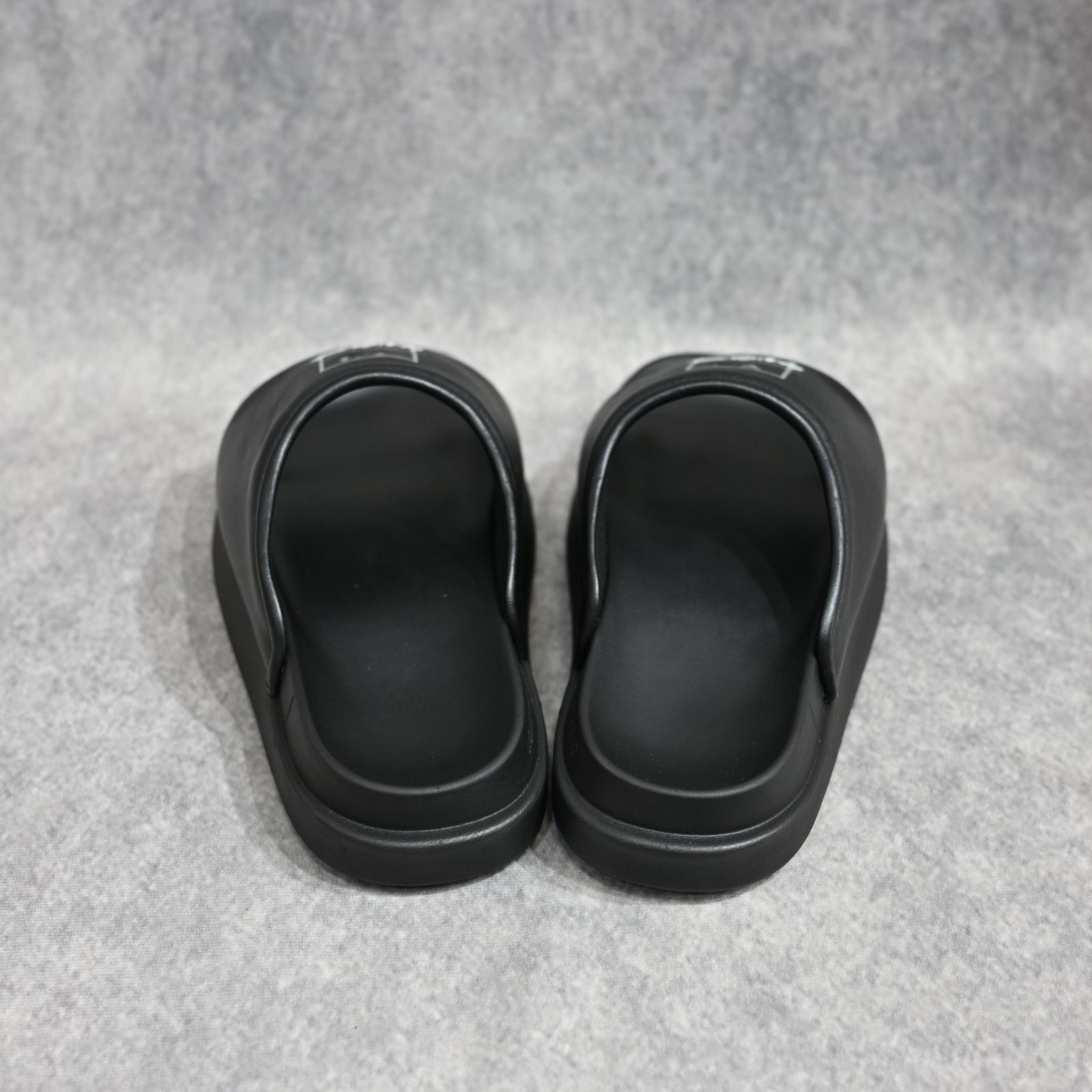Y-3 SLIDE （BLACK） / ロゴ シャワーサンダル （ブラック）｜KI4033
