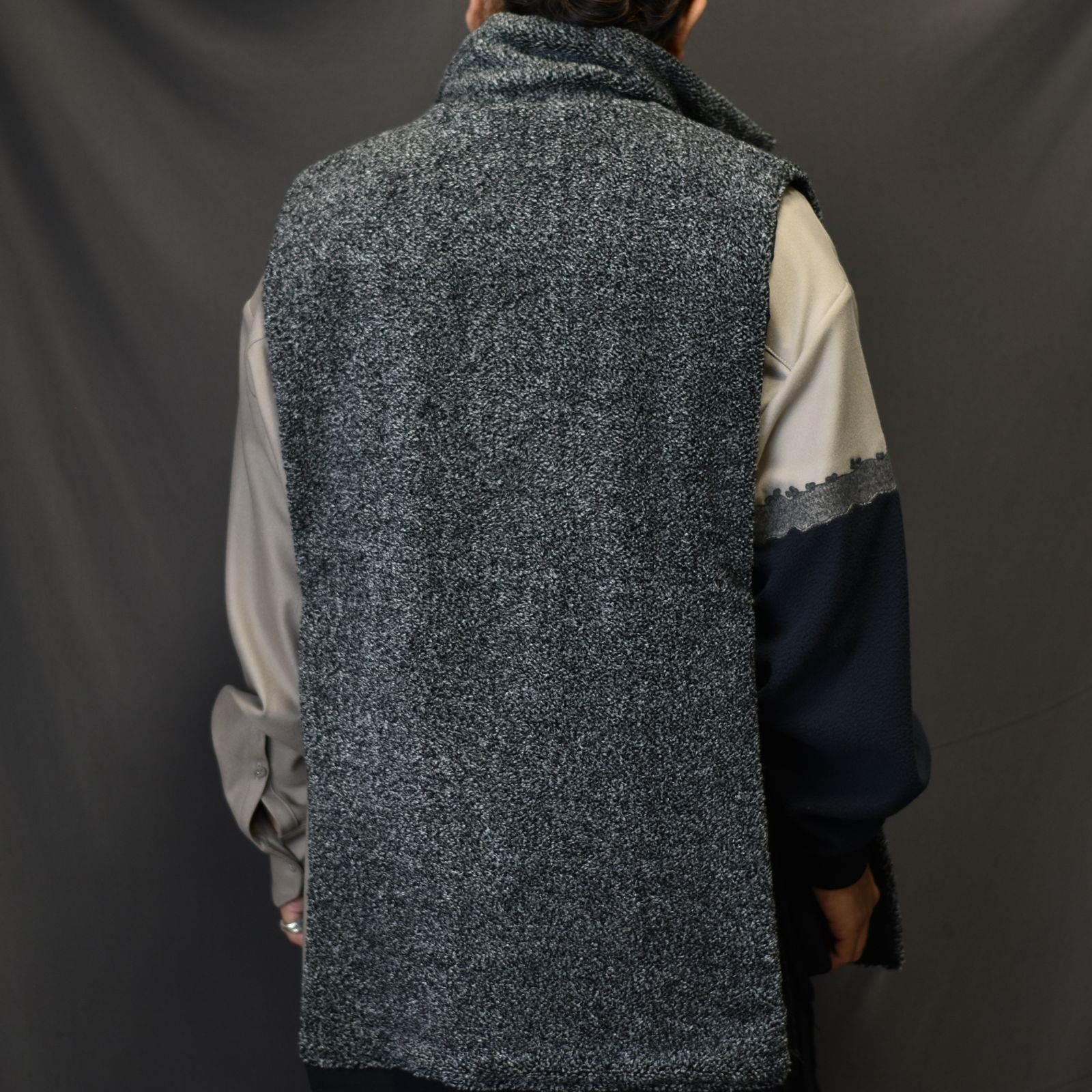 リバーシブルハイネックショールベスト / LB23AW-RVVE01-PSK (BLACK)